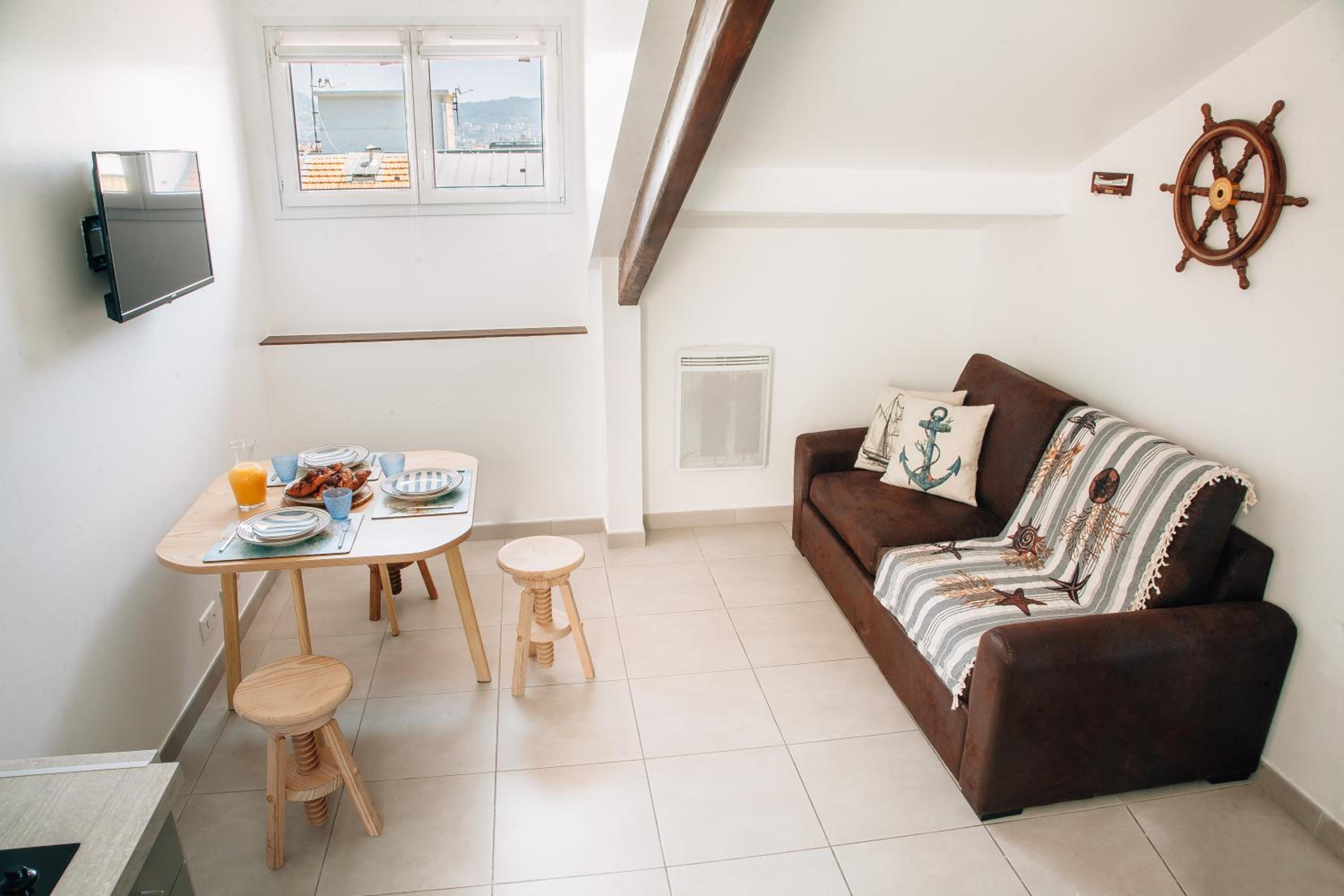 Adorable apartment in Nice downtown photo 3