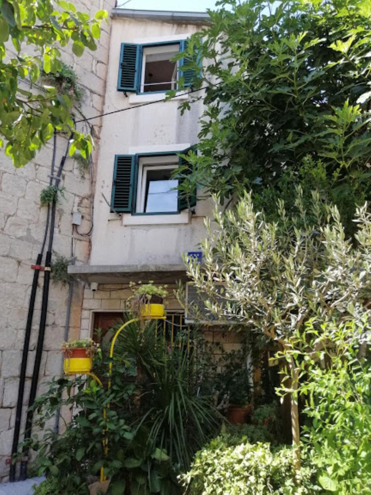Studio Apartments Petar in old part of town view 2