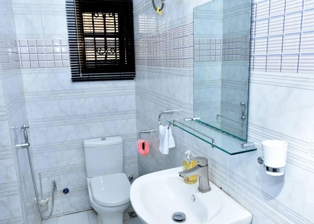Onimz Apartments