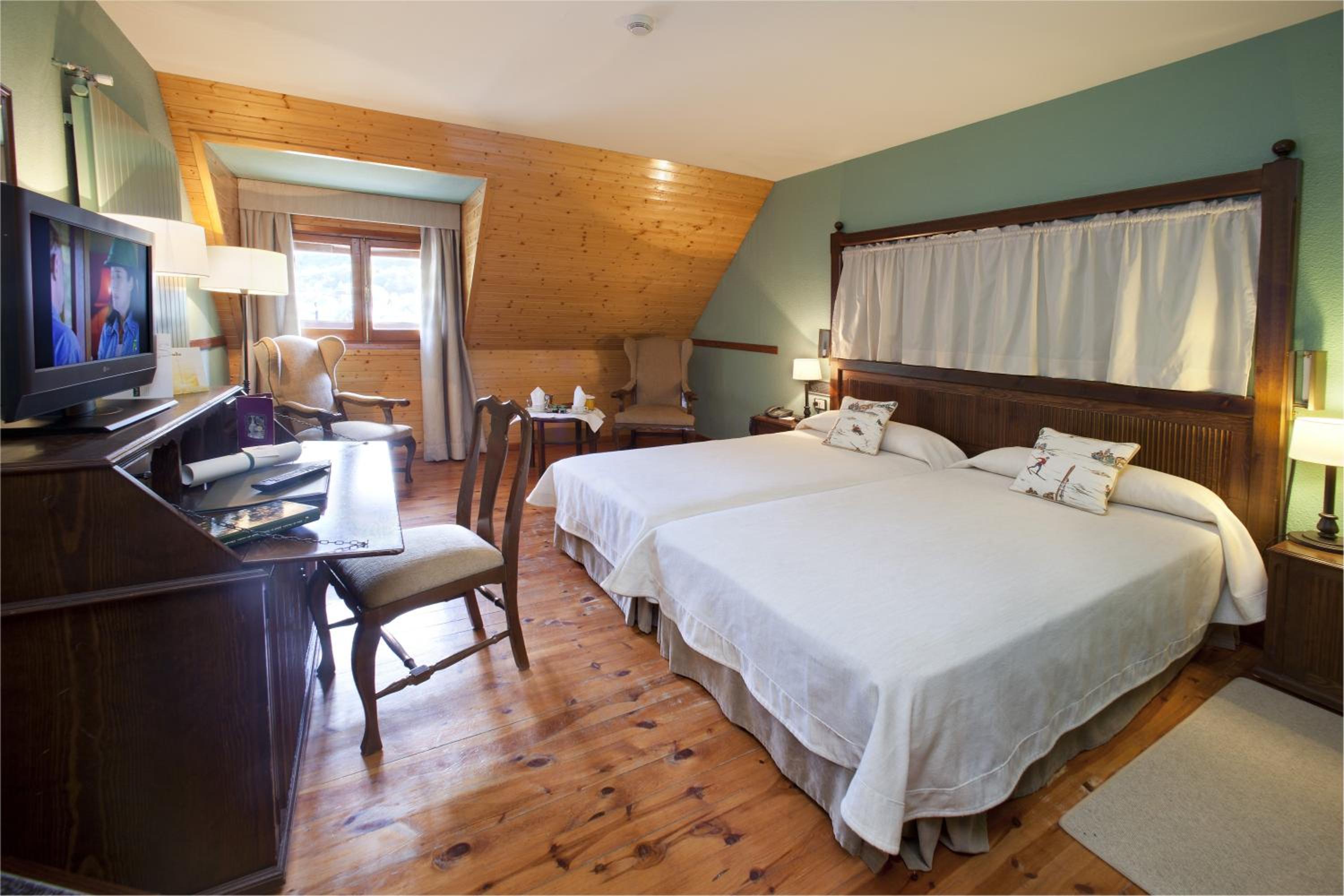 Parador de Arties - Property Image 1