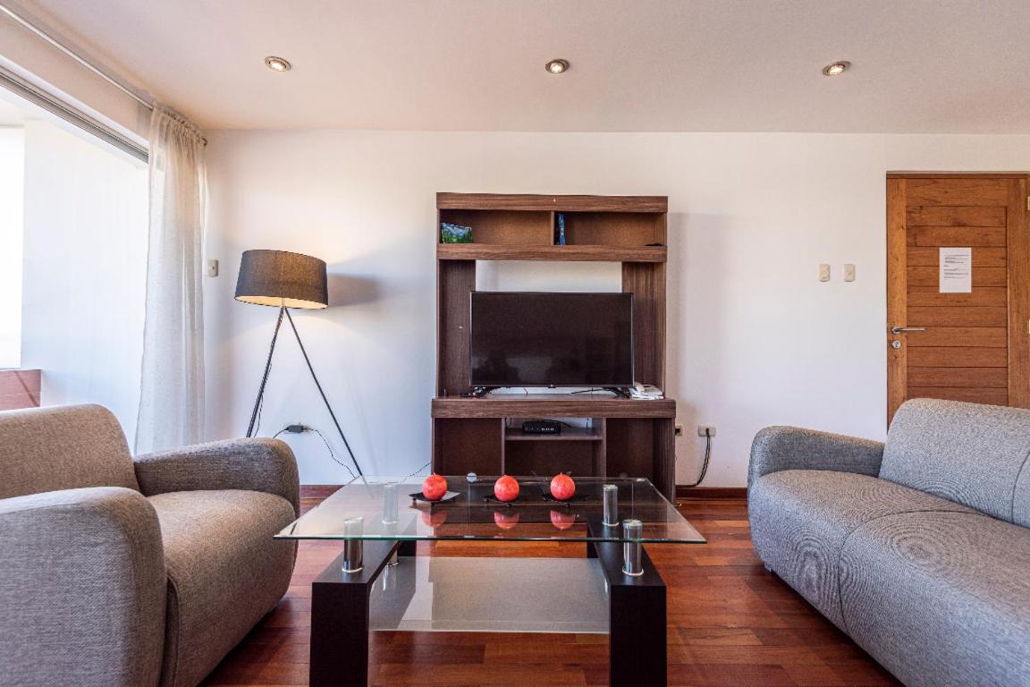 El Triunfo Apartments view 5