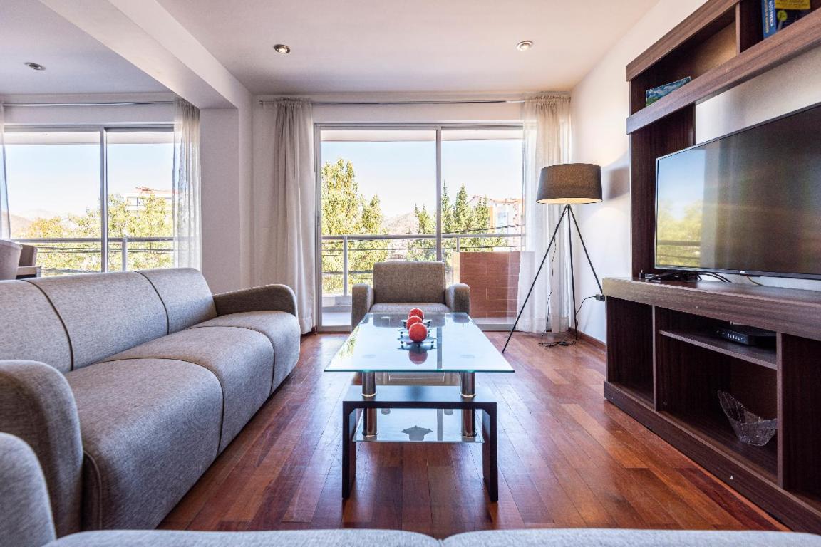El Triunfo Apartments view 2