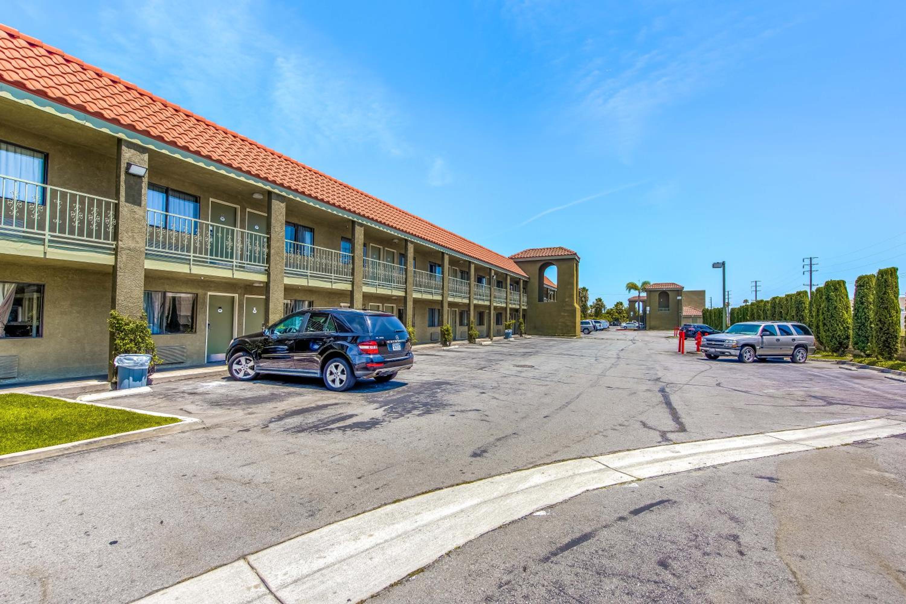 Norwalk CA Vacations - Budget Inn Anaheim / Santa Fe Springs - Property Image 8