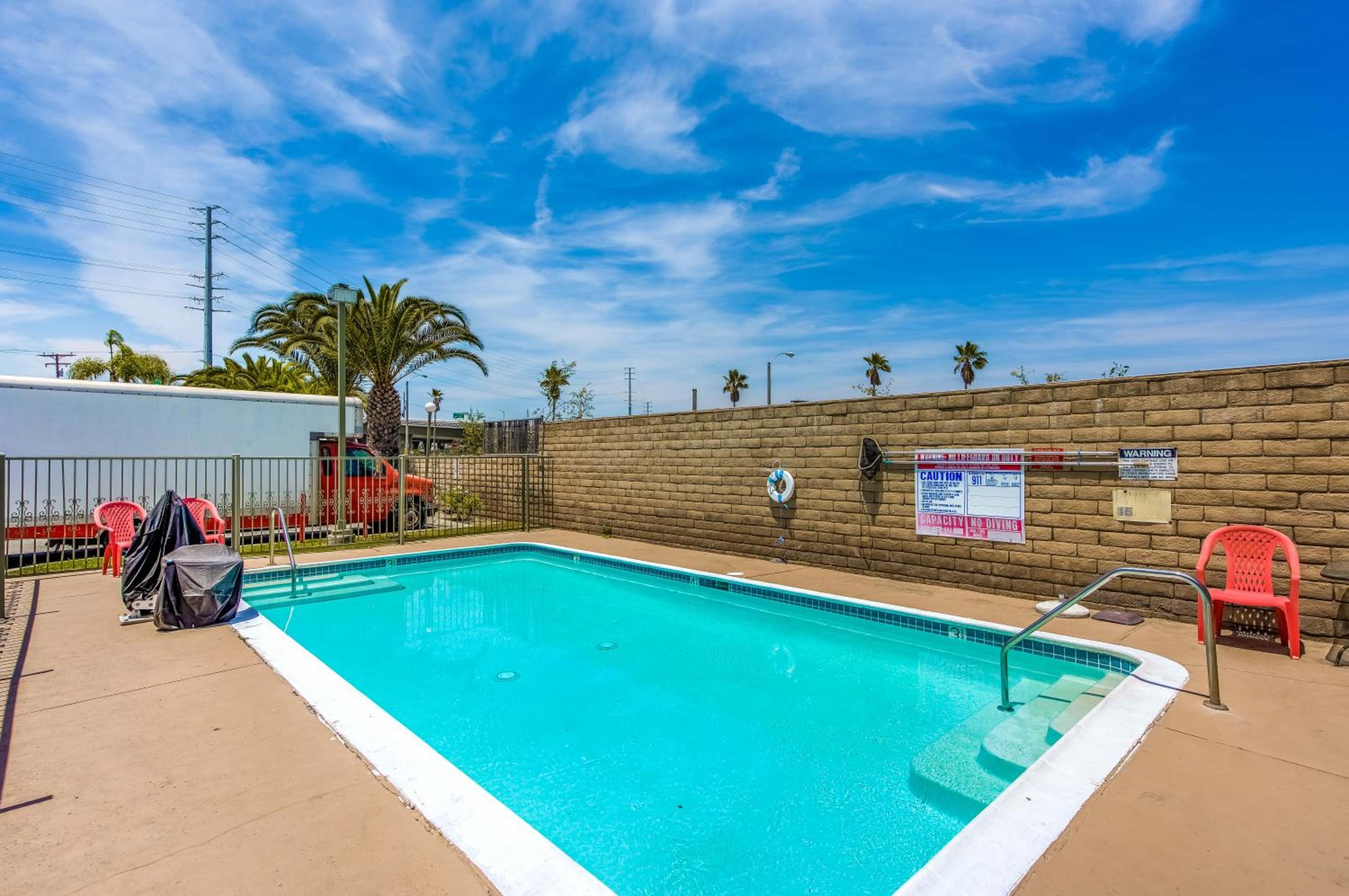 Norwalk CA Vacations - Budget Inn Anaheim / Santa Fe Springs - Property Image 1