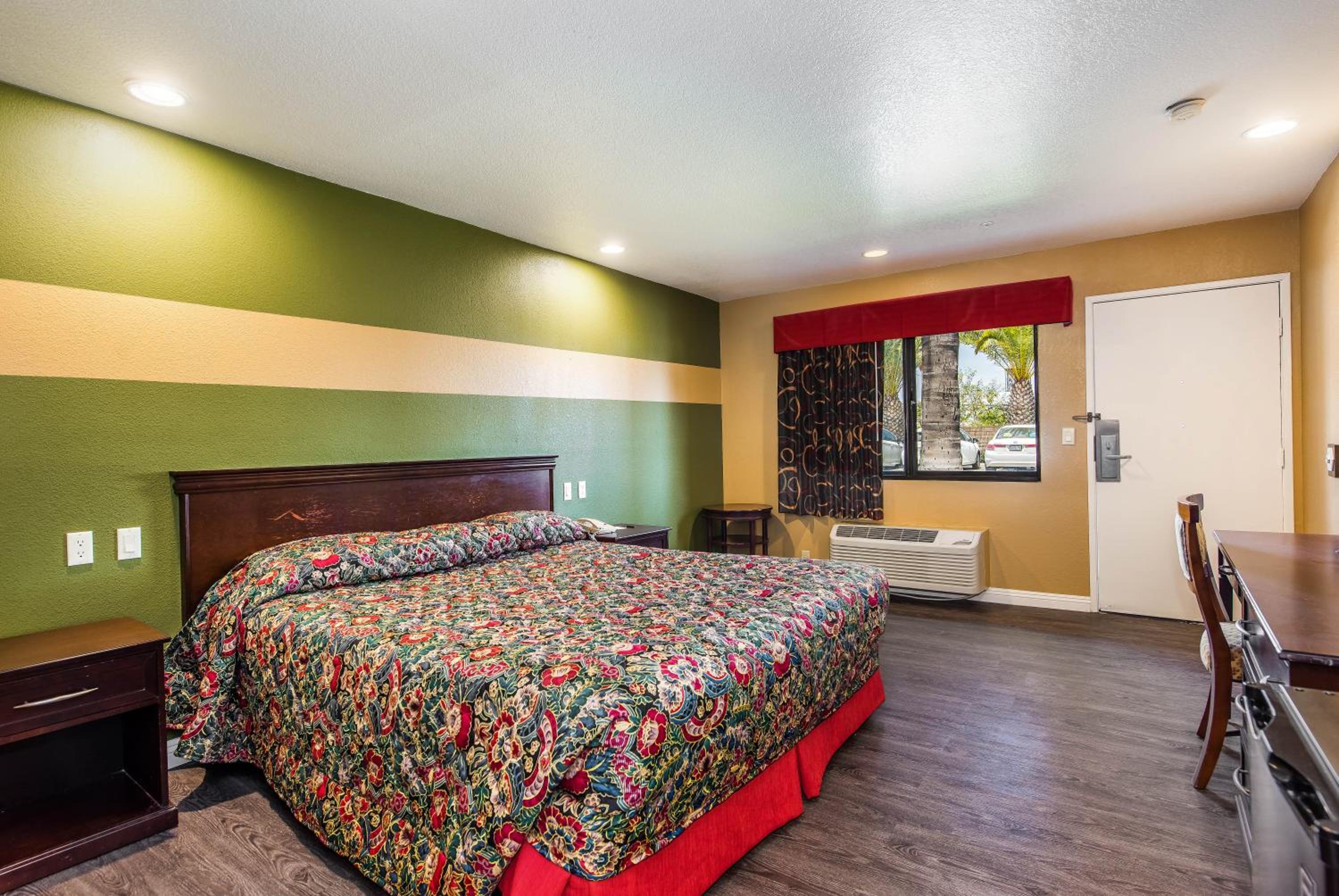 Norwalk CA Vacations - Budget Inn Anaheim / Santa Fe Springs - Property Image 14