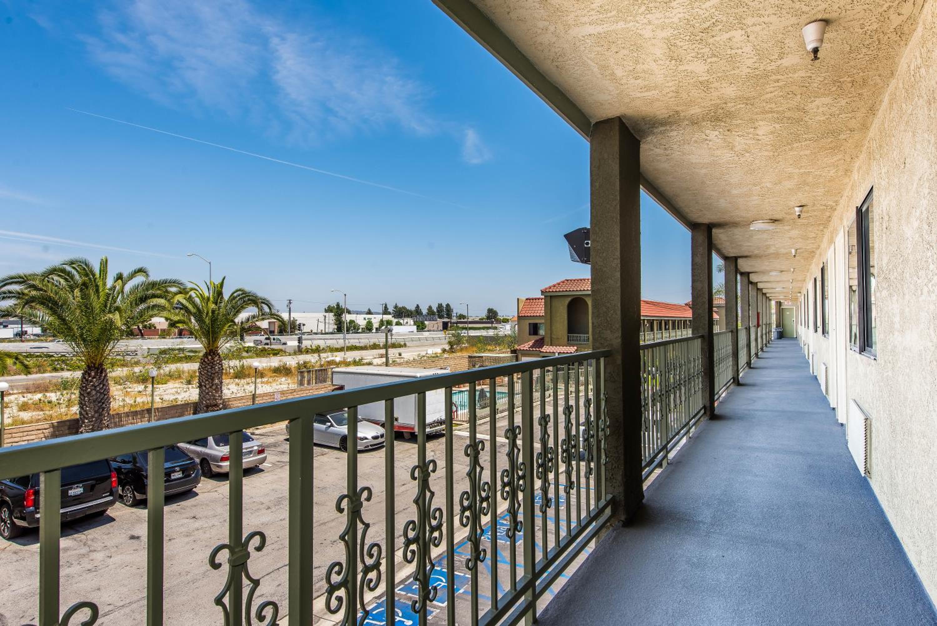 Norwalk CA Vacations - Budget Inn Anaheim / Santa Fe Springs - Property Image 5