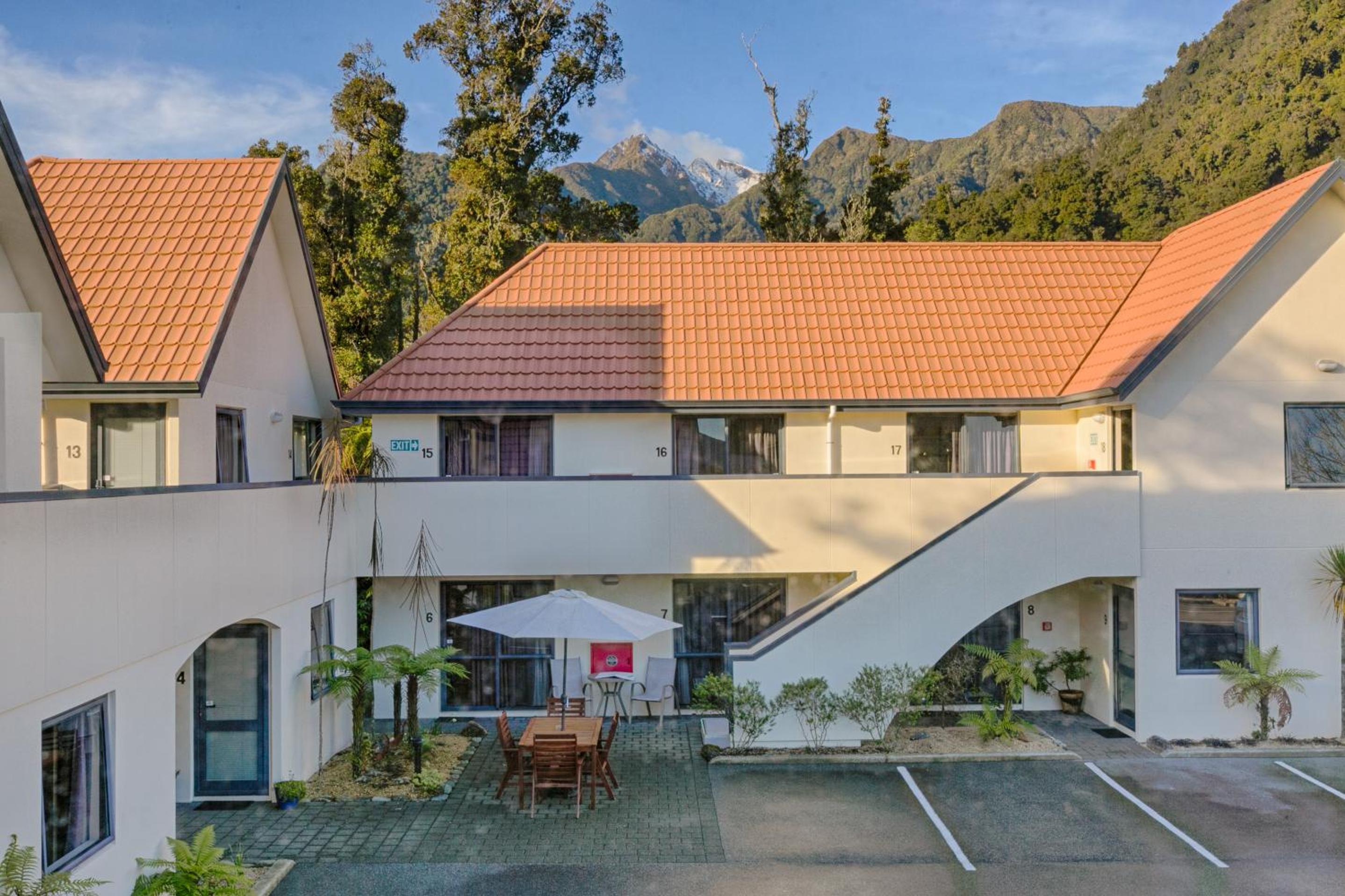 Bella Vista Motel Franz Josef Glacier view 2