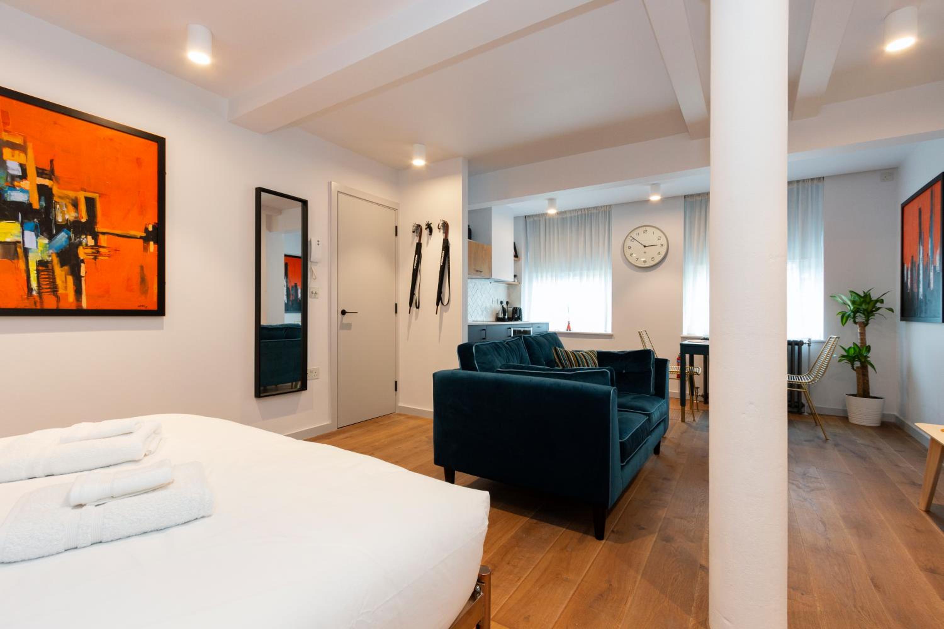 Crashpads Shoreditch Apartments - The Club Row Collection