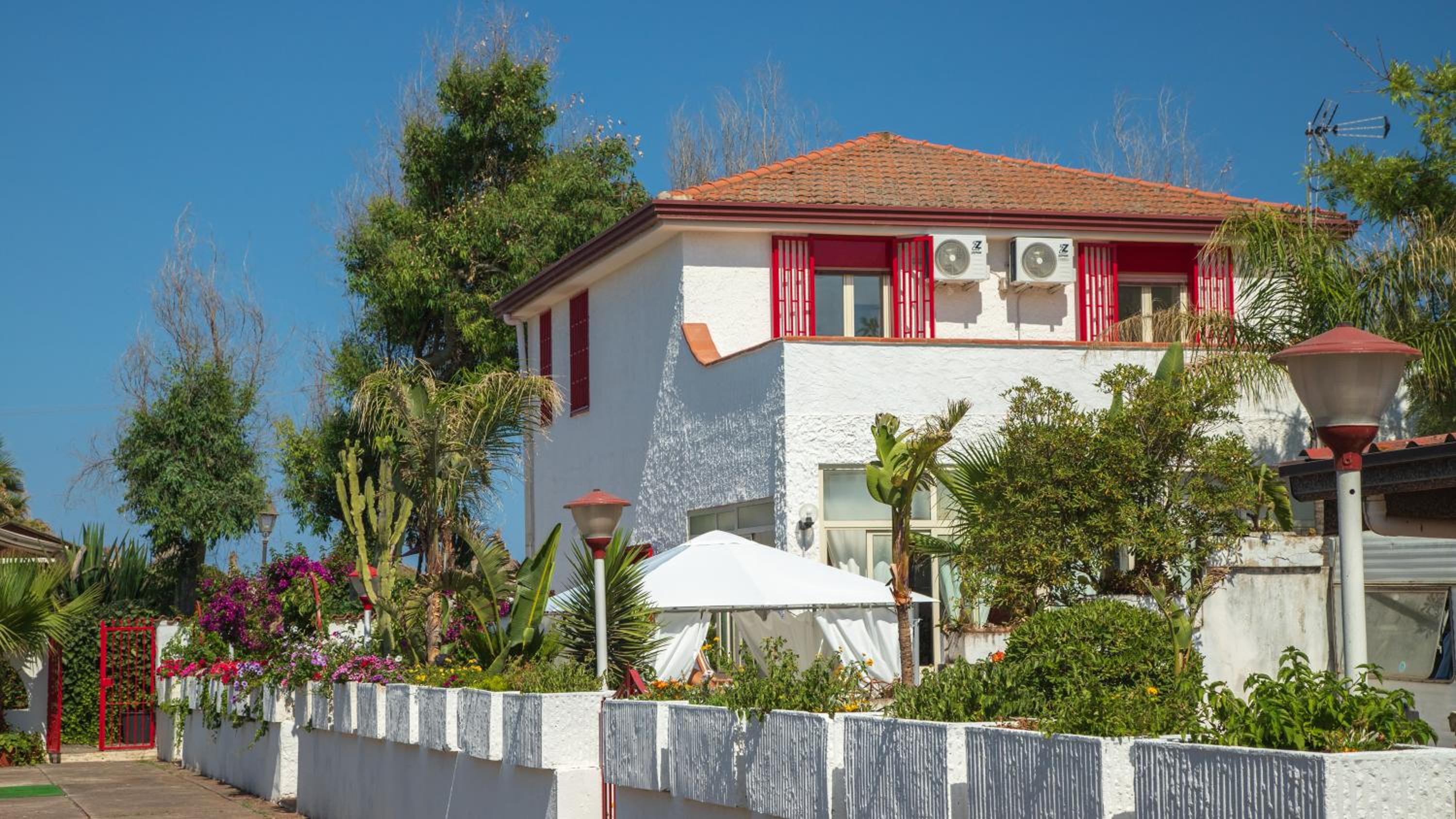 Villa On the Sea Le Capannine view 5