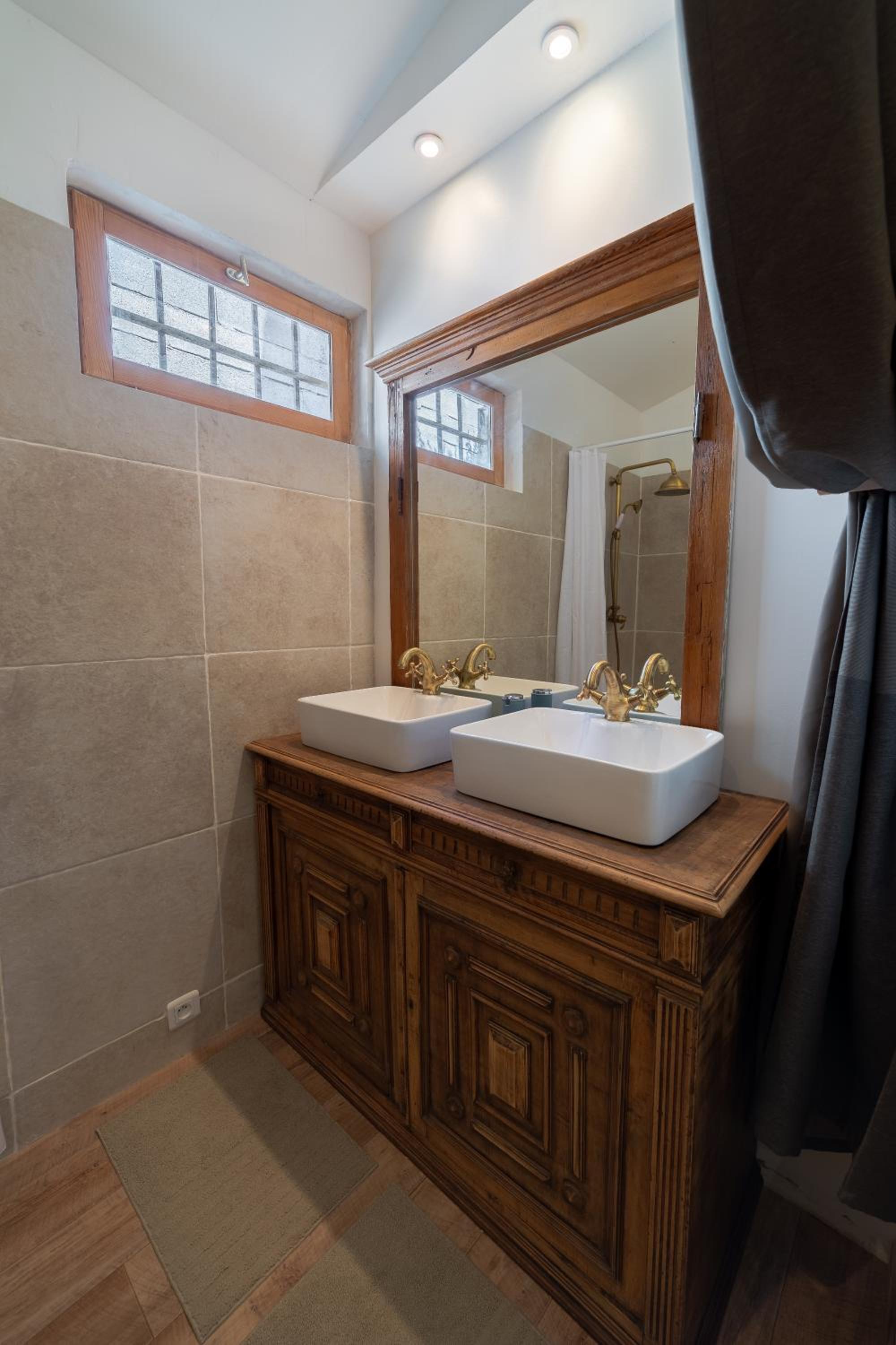 Le Mas des Cerisiers JACUZZI et SAUNA inclus pour tous les logements