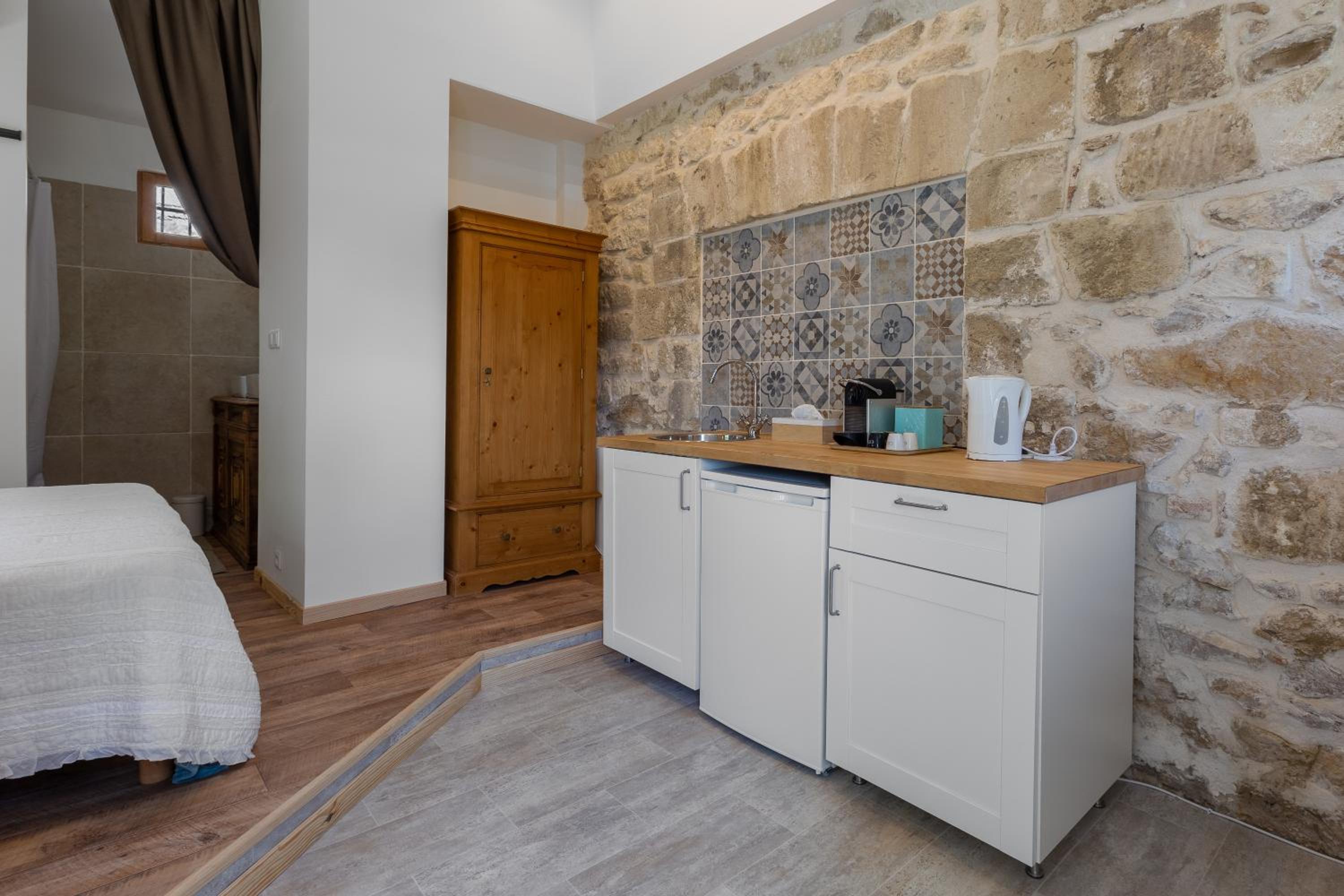 Le Mas des Cerisiers JACUZZI et SAUNA inclus pour tous les logements
