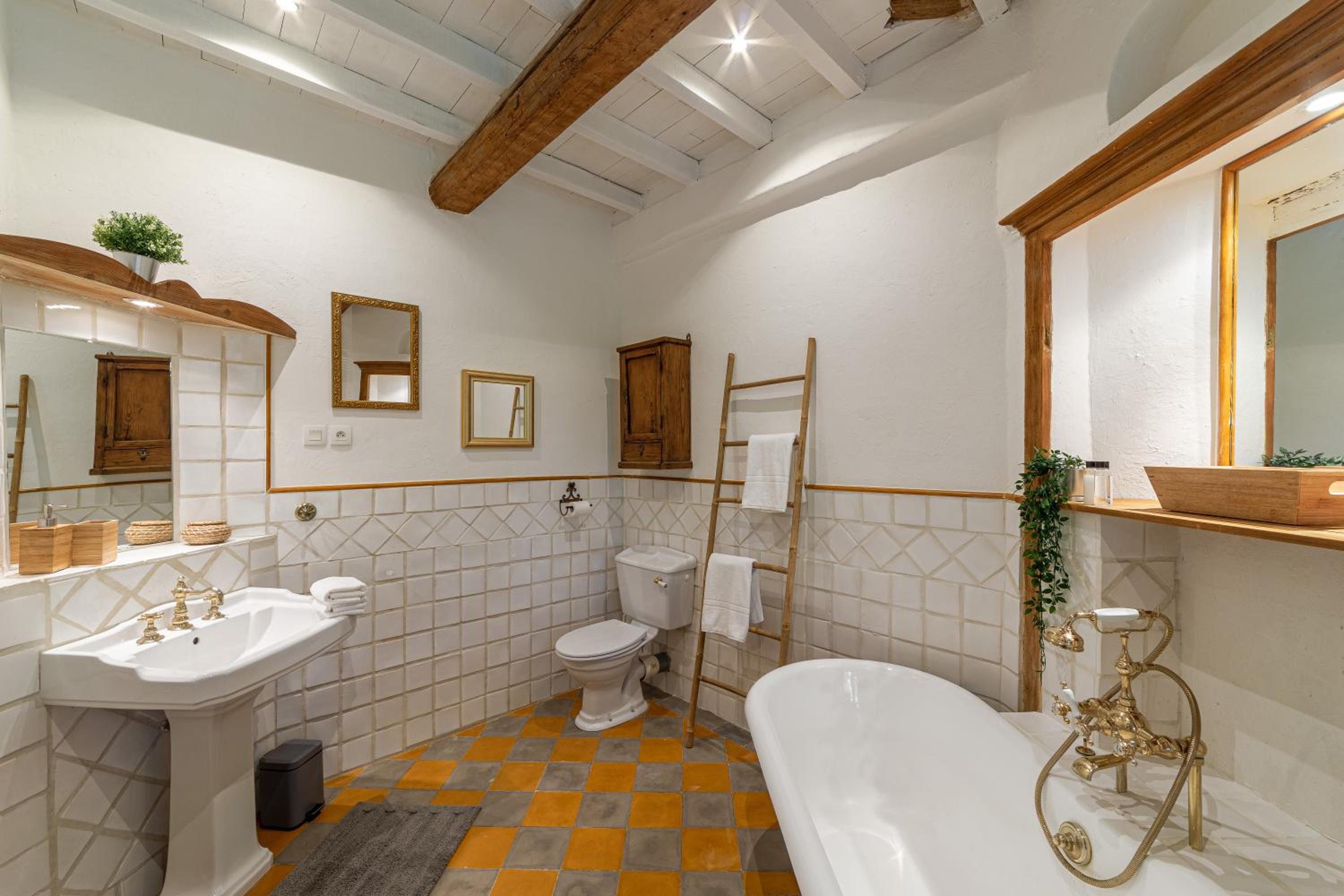 Le Mas des Cerisiers JACUZZI et SAUNA inclus pour tous les logements