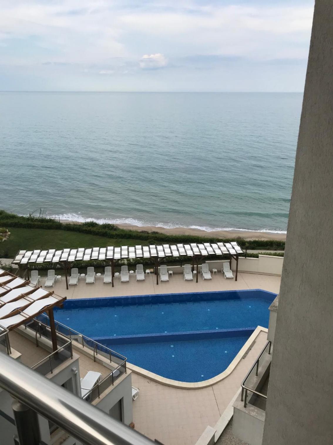 By The Cliffs apartments