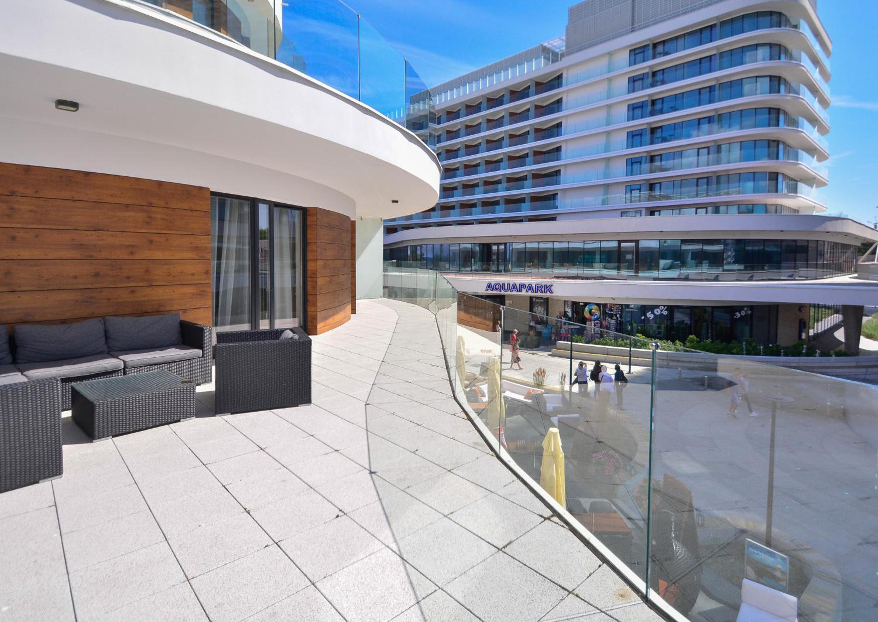 Apartamenty Na Wyspie - Baltic Molo - Parking view 4