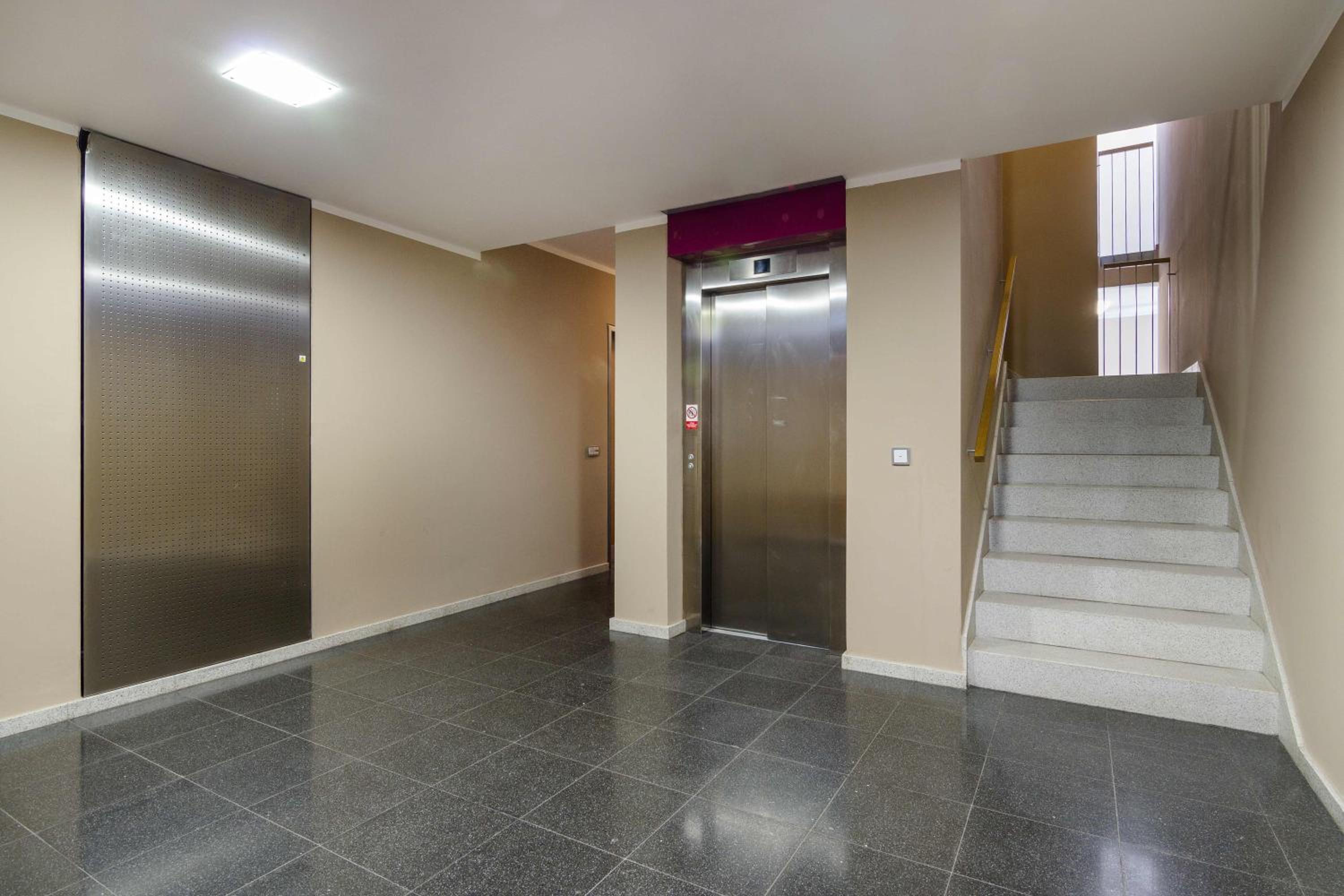 Luxury Center APT Garage Parking by Michal&Friends