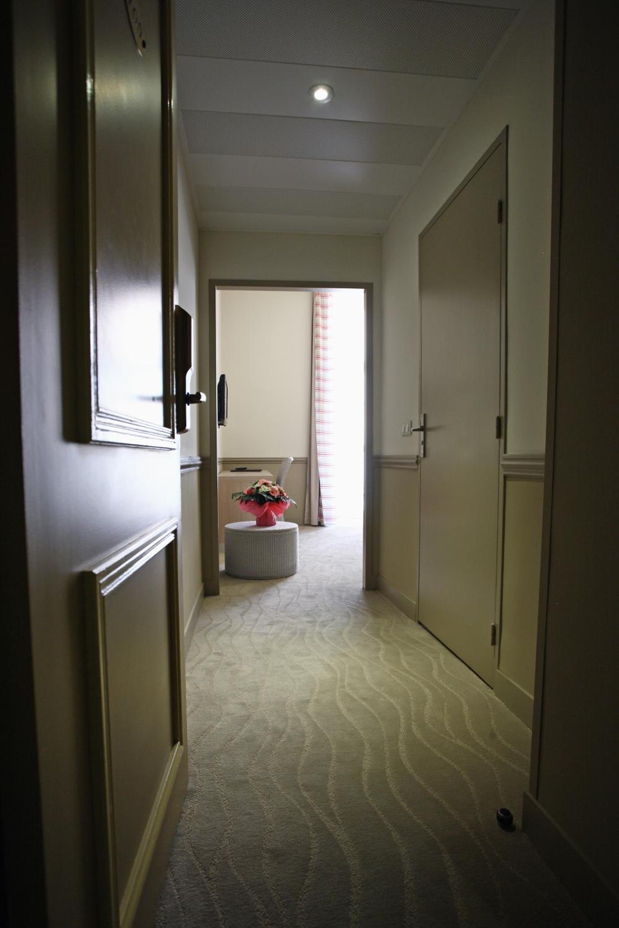 Menton Vacations - Hotel Vacances Bleues Royal Westminster - Property Image 4