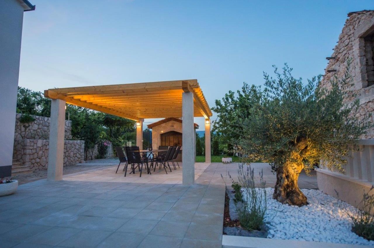 Luxury villa Vitam in Imotski, private pool view 3