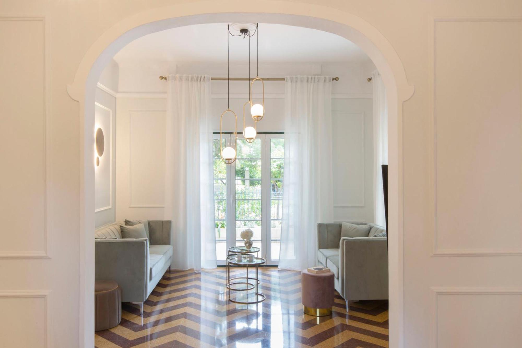 Glyfada Villa 6BR 16ppl Private Pool 300m to Beach
