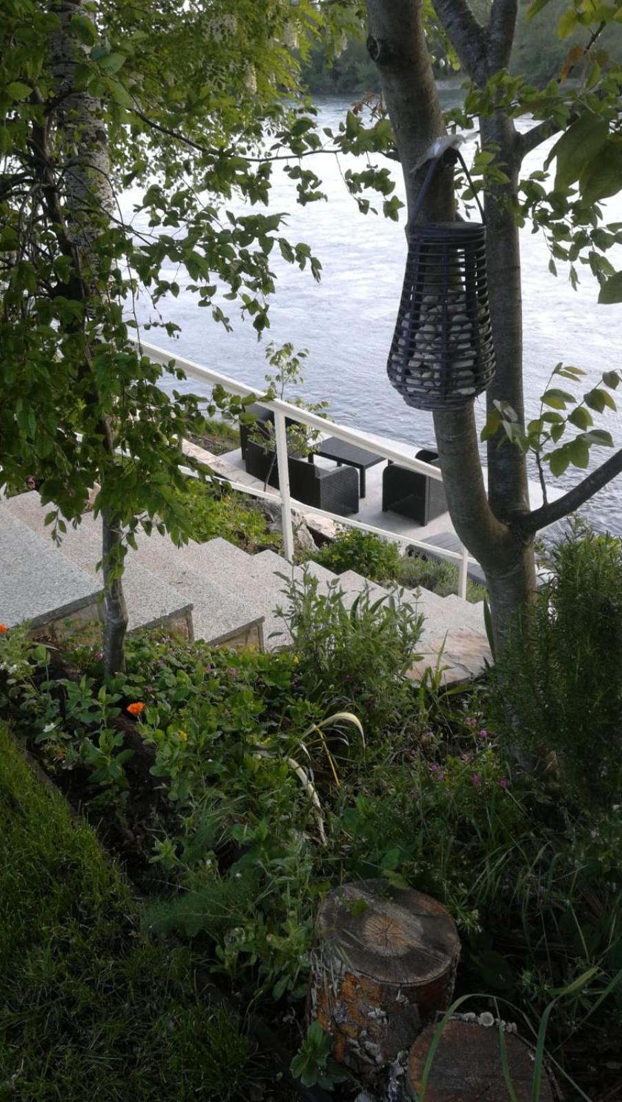 Riverside Guesthouse