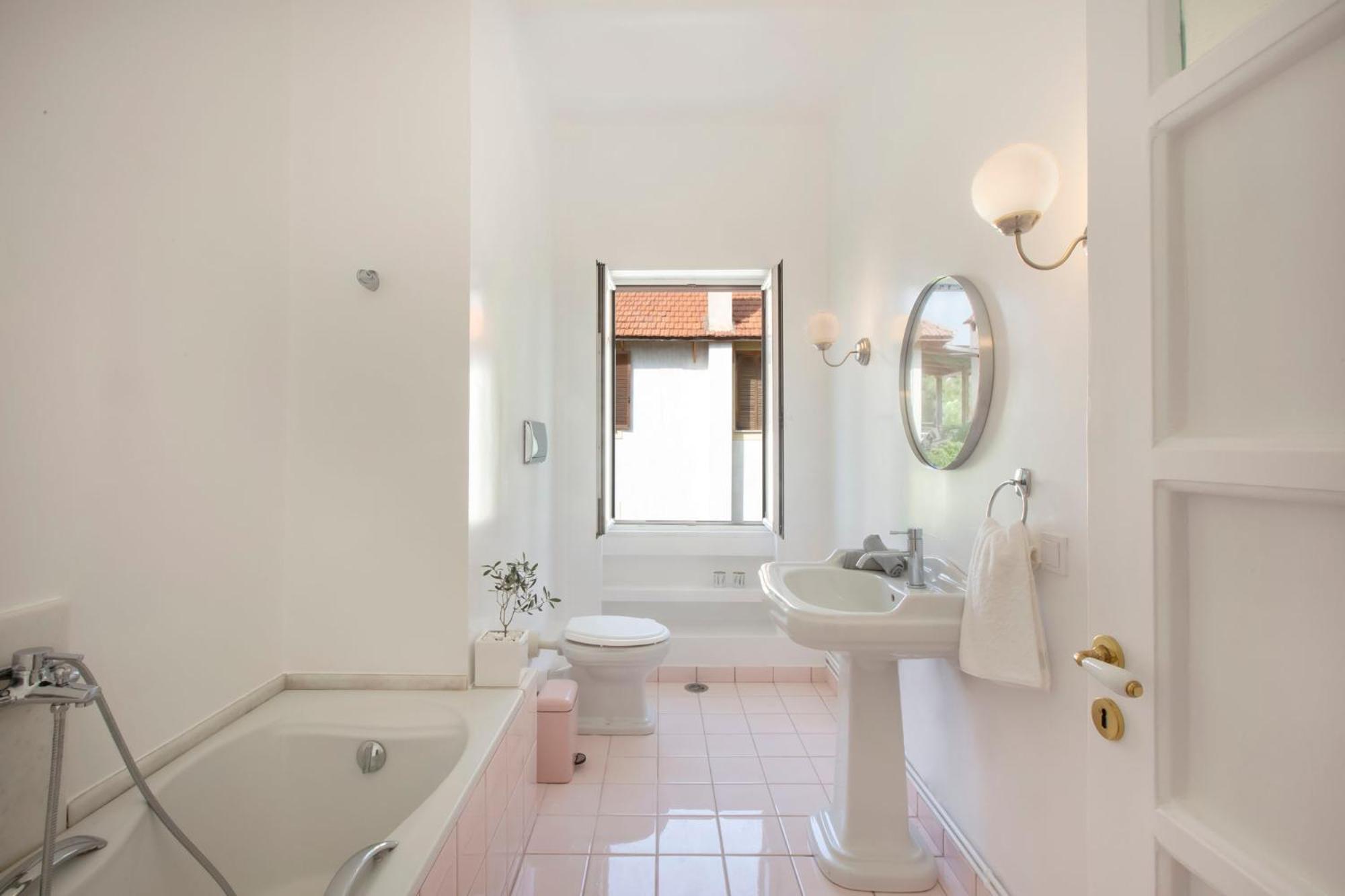 Glyfada Villa 6BR 16ppl Private Pool 300m to Beach