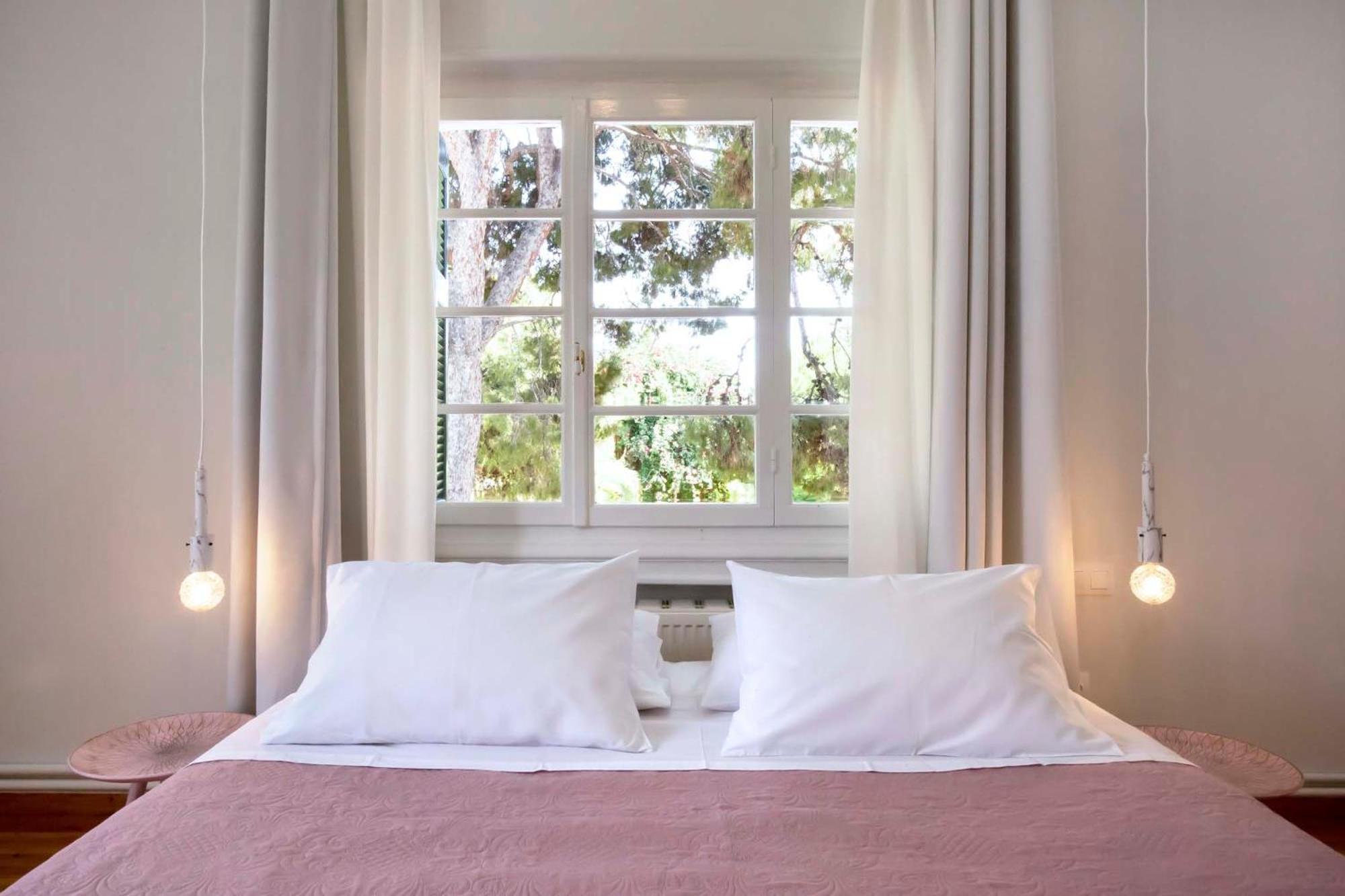 Glyfada Villa 6BR 16ppl Private Pool 300m to Beach