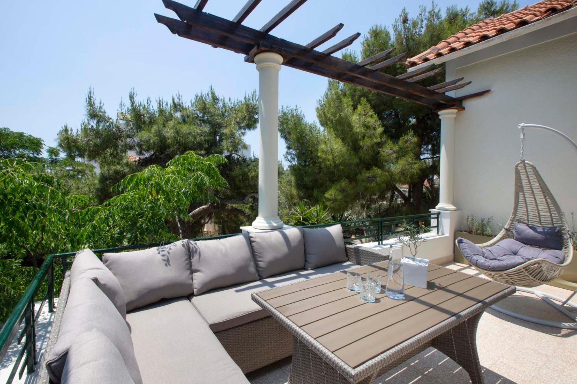 Glyfada Villa 6BR 16ppl Private Pool 300m to Beach