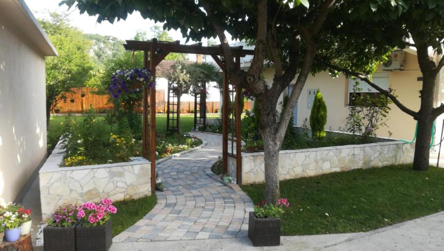 Riverside Guesthouse