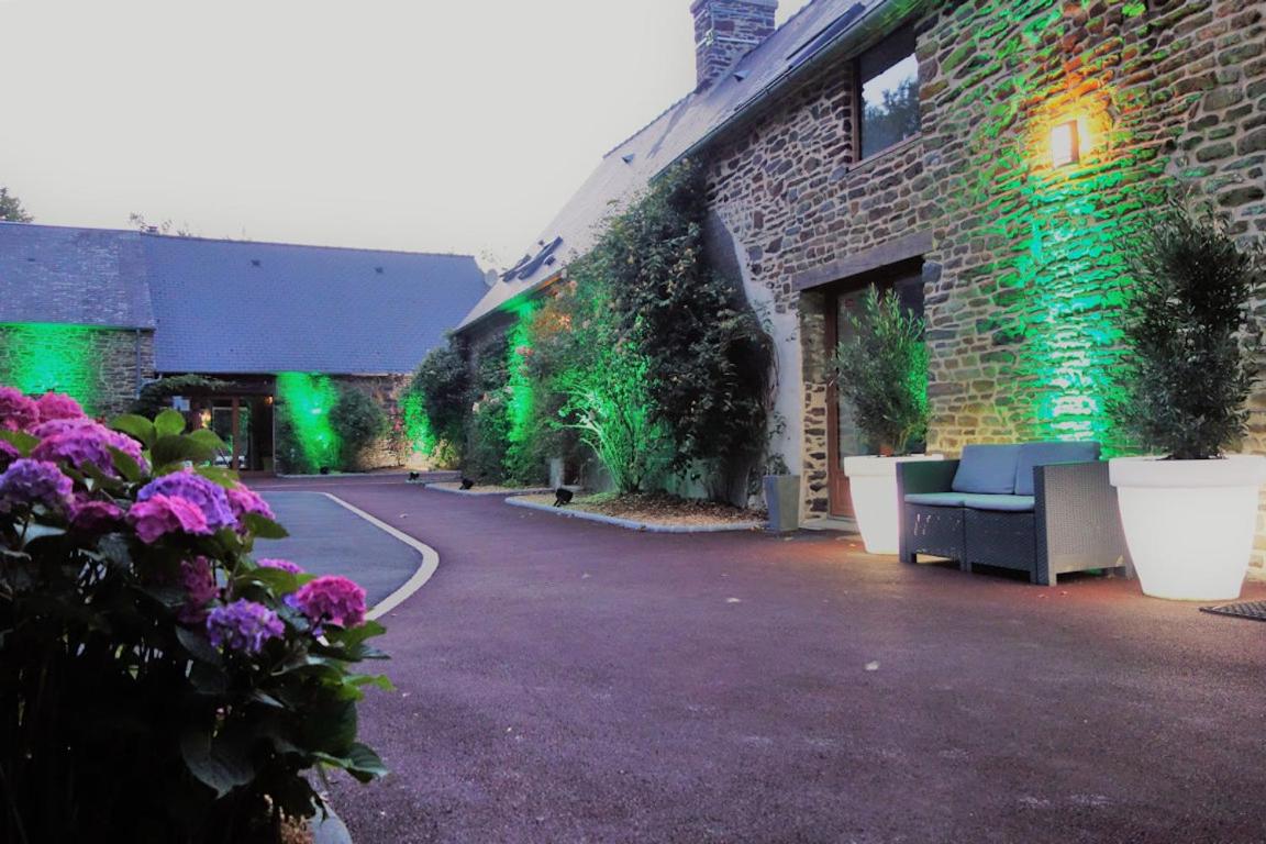 Domaine de la Besnerie Suites avec SPA Privatif à 10 min du Mont St Michel view 5