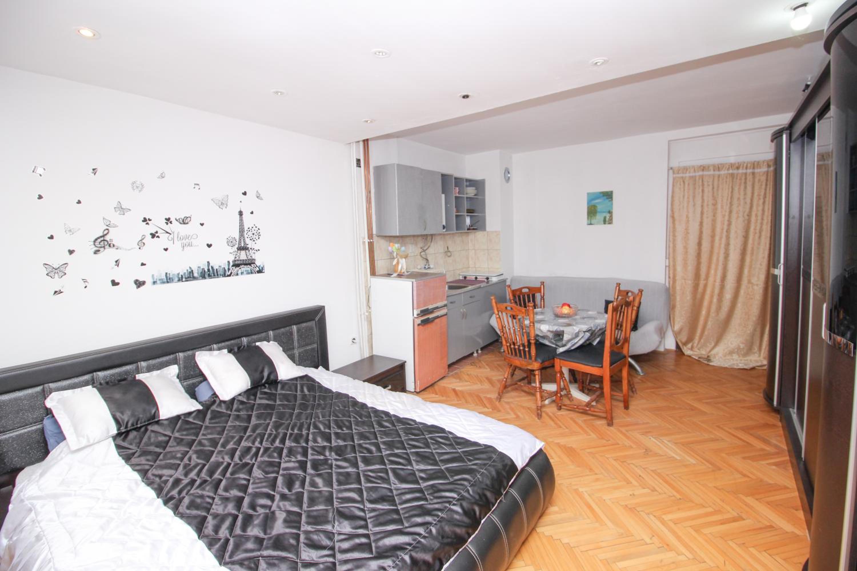 Teo Apartments