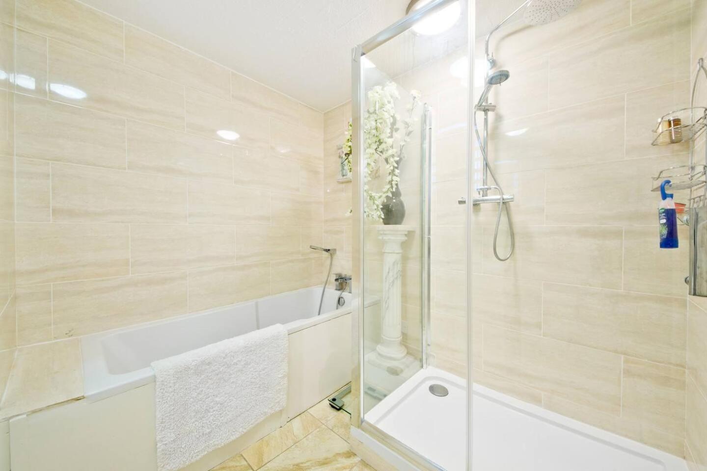 Central London 2 Bed Apartment
