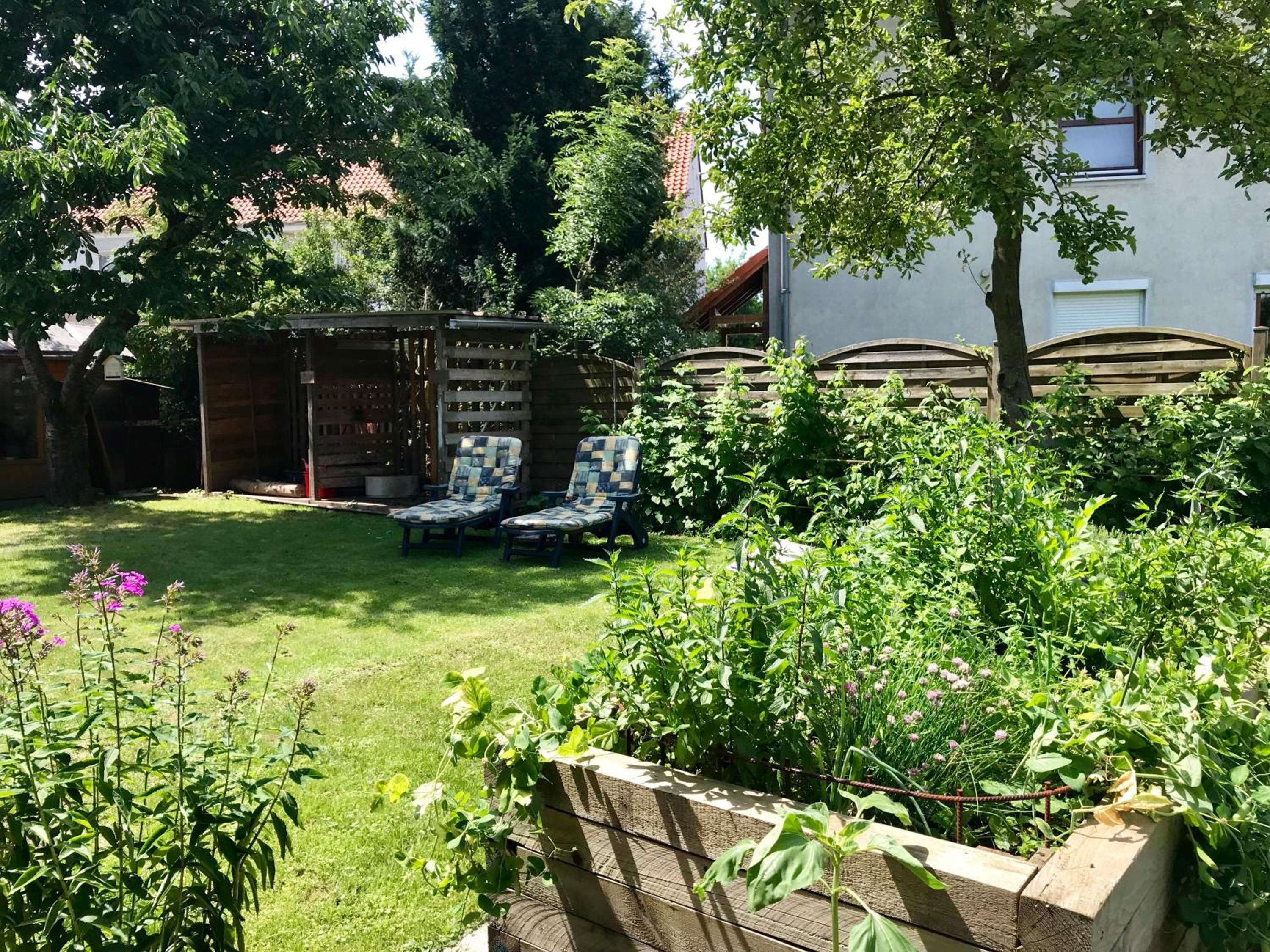 Christinas Gartenblick 4 Schlafzimmer, Küche, Bad ,EG mit Terrasse und Garten, Parken direkt am Haus view 3