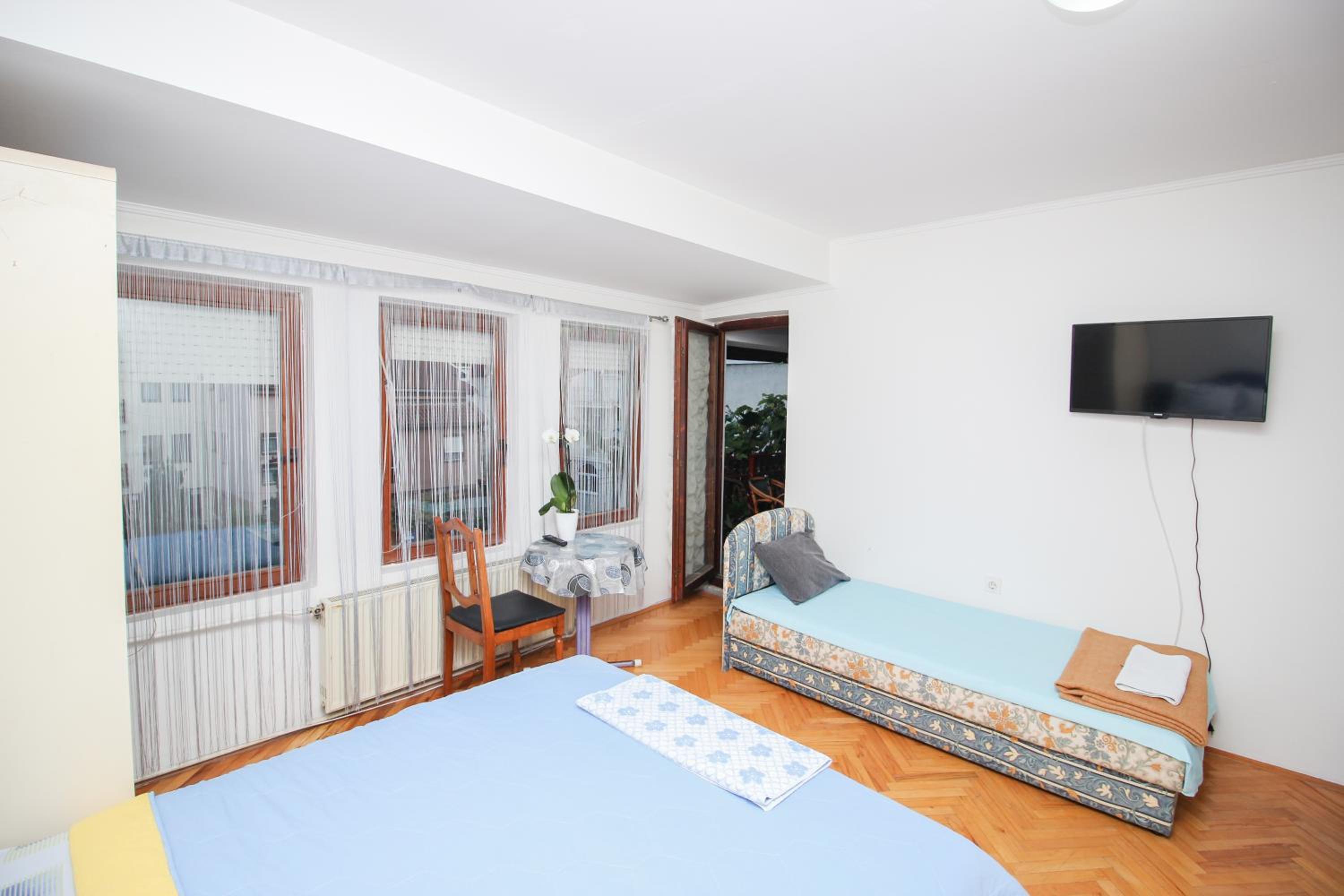 Teo Apartments