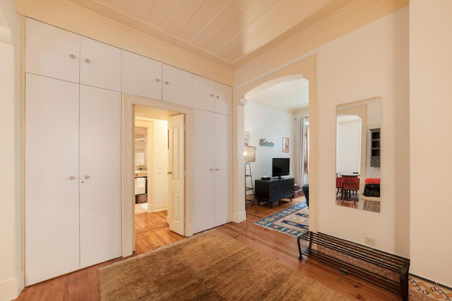 2 bedroom apartment with patio next to Avenida da Liberdade view 3