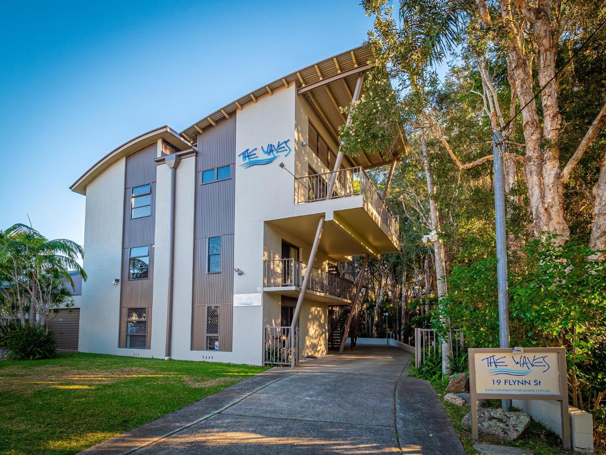 Hotel The Waves Port Macquarie - Image 1