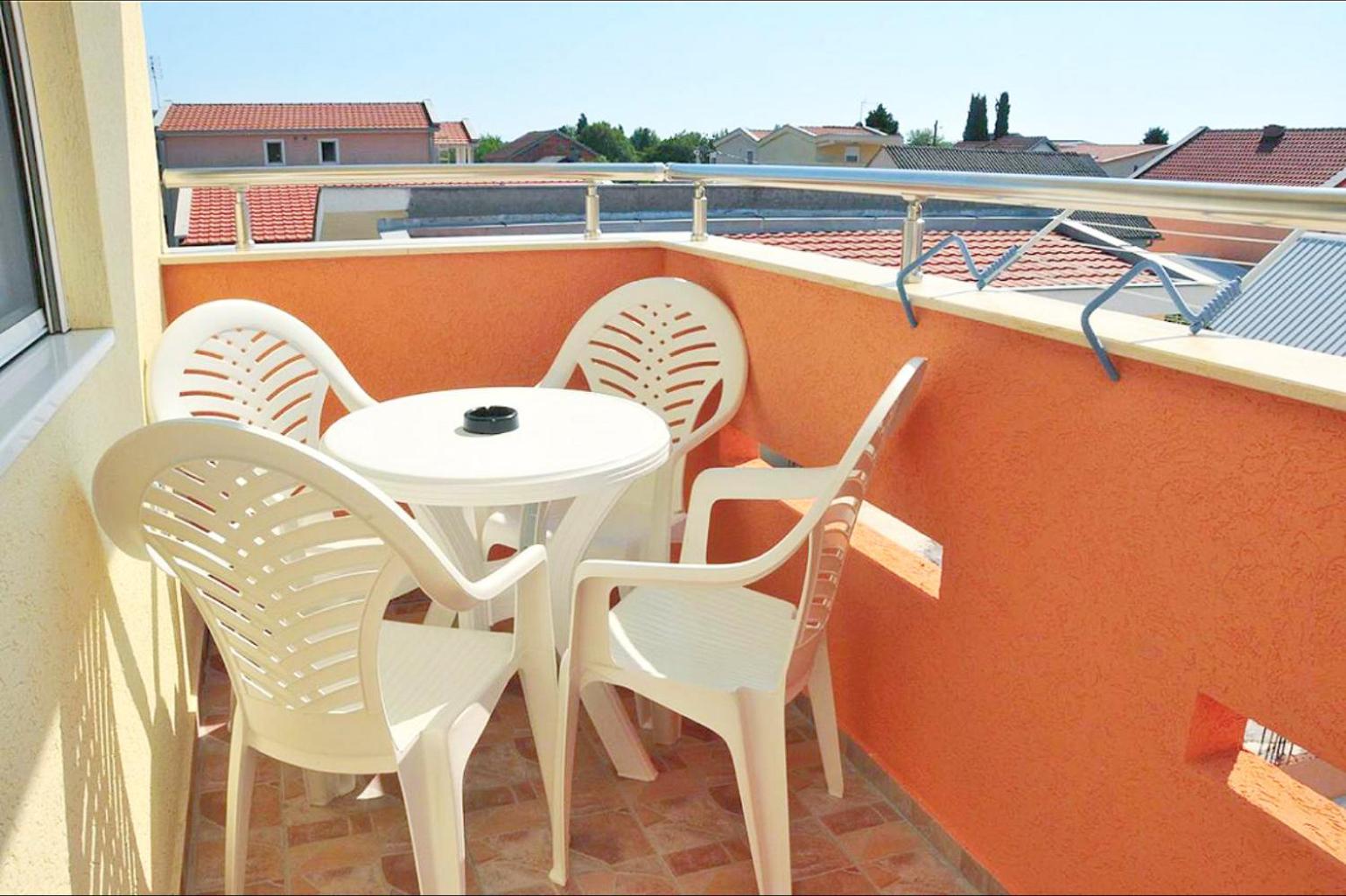 Apartments Leyla