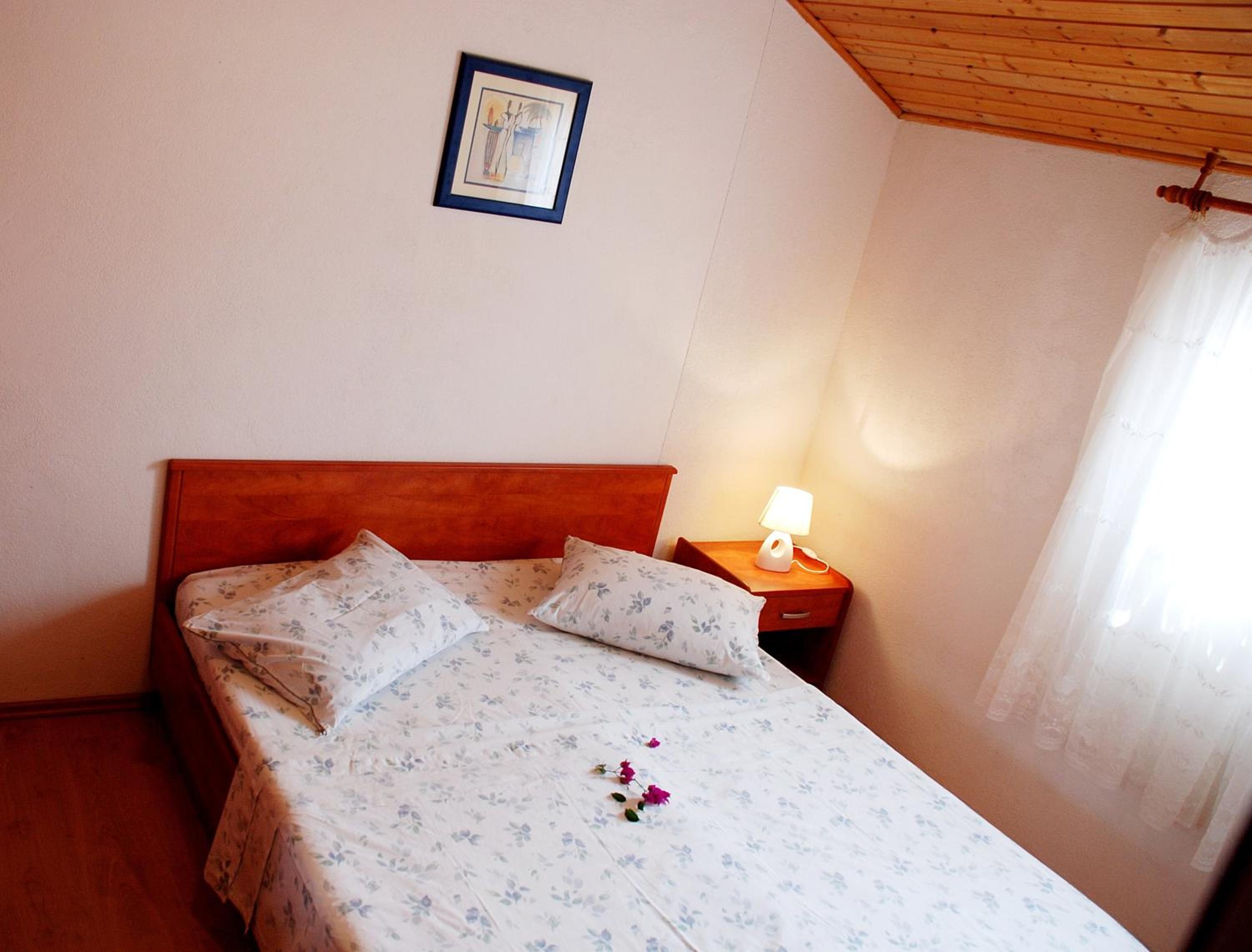 Apartments Mladen
