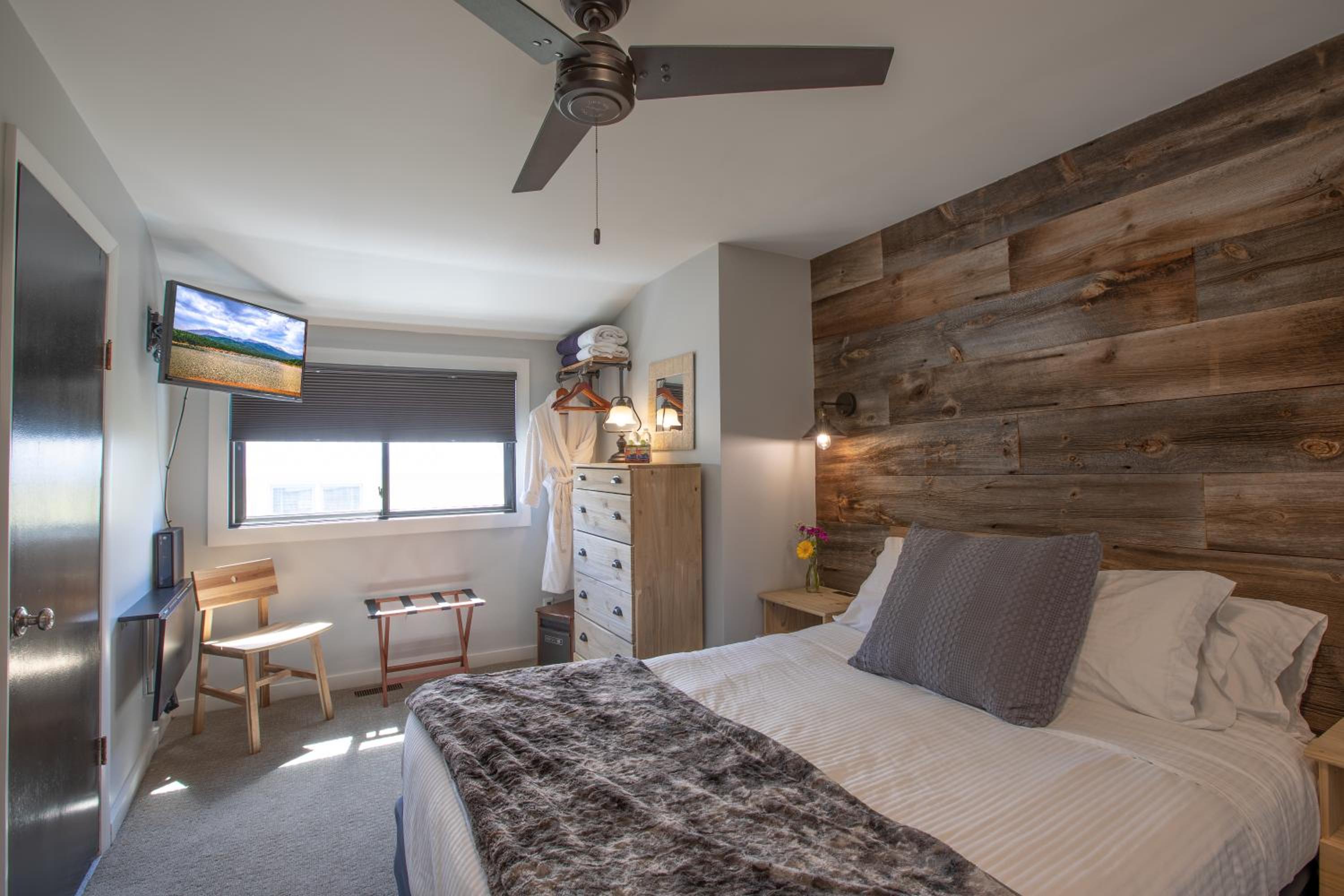 Purple Mountain Bed & Breakfast & Spa