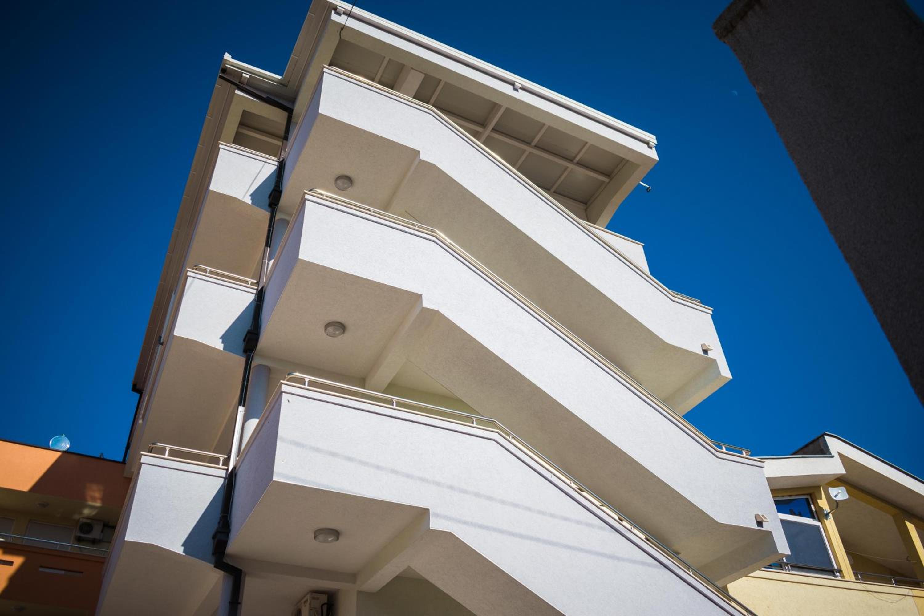 Apartments Leyla