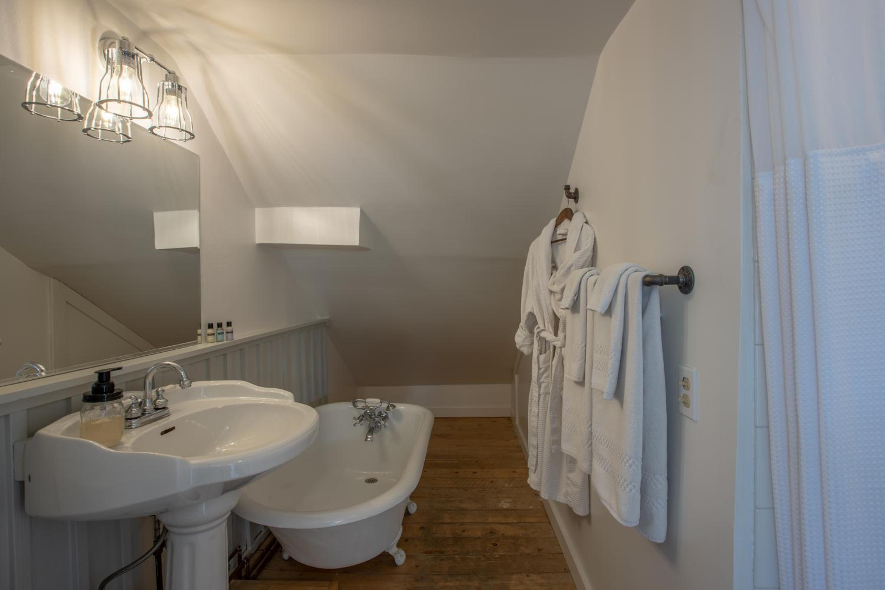 Purple Mountain Bed & Breakfast & Spa