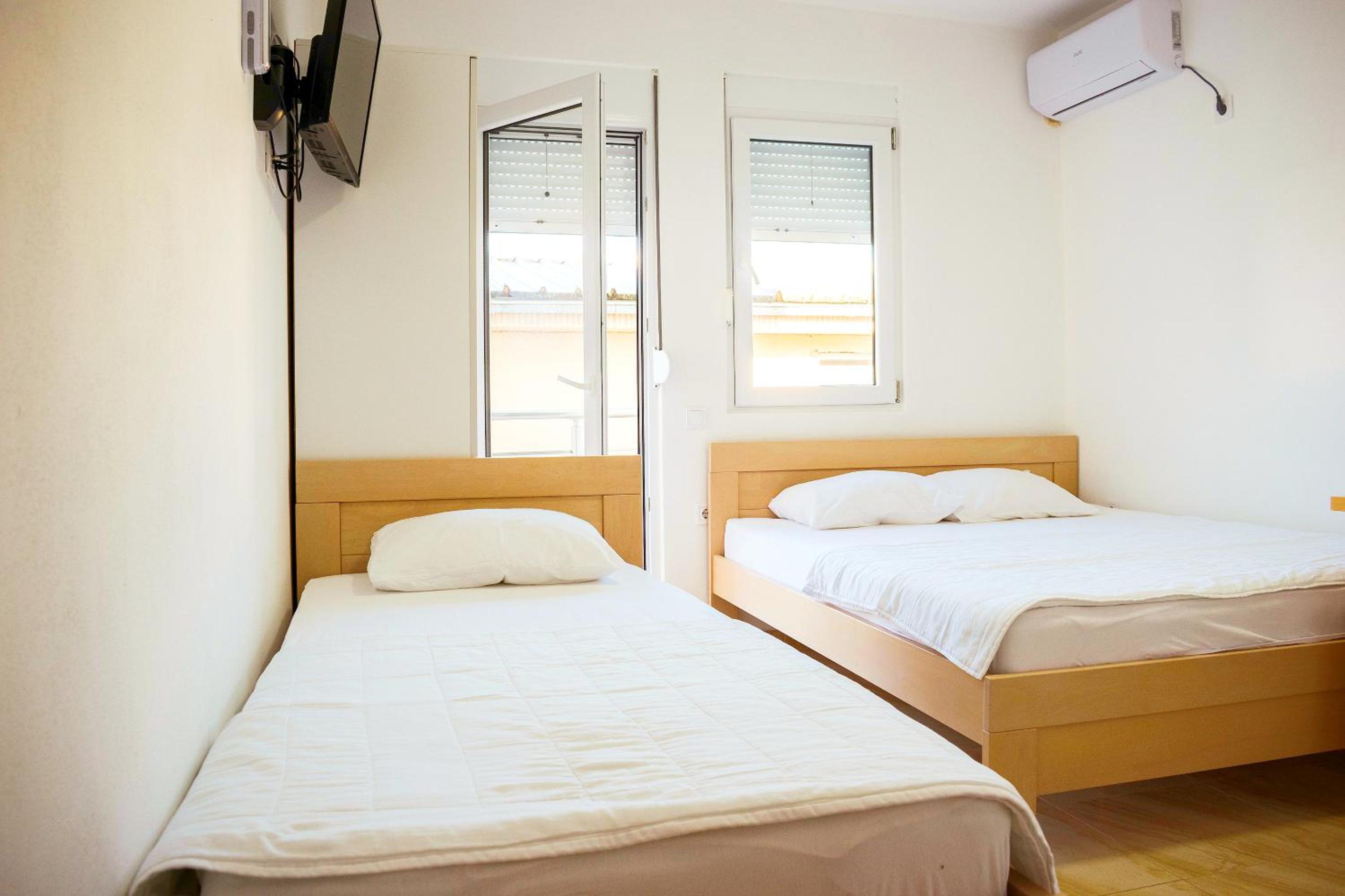 Apartments Leyla