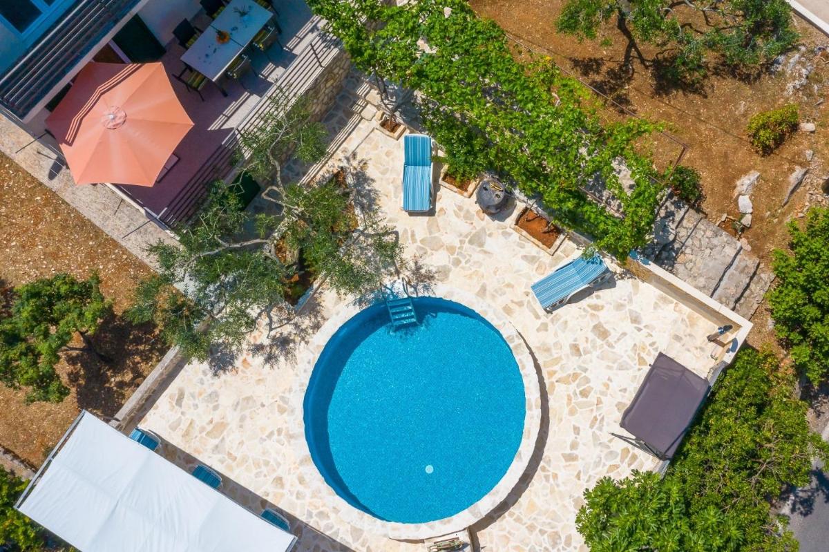 Villa Ante - with pool view 3