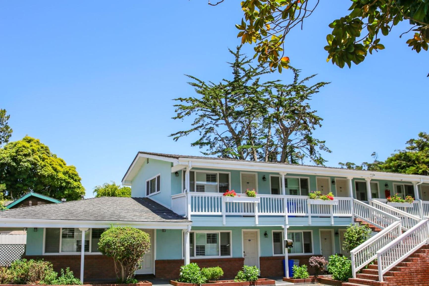 Bluebird Inn