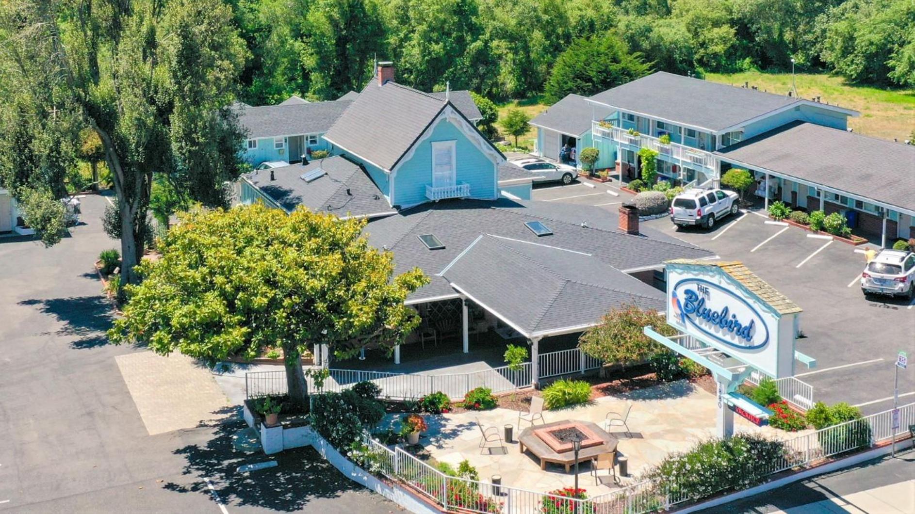 Bluebird Inn