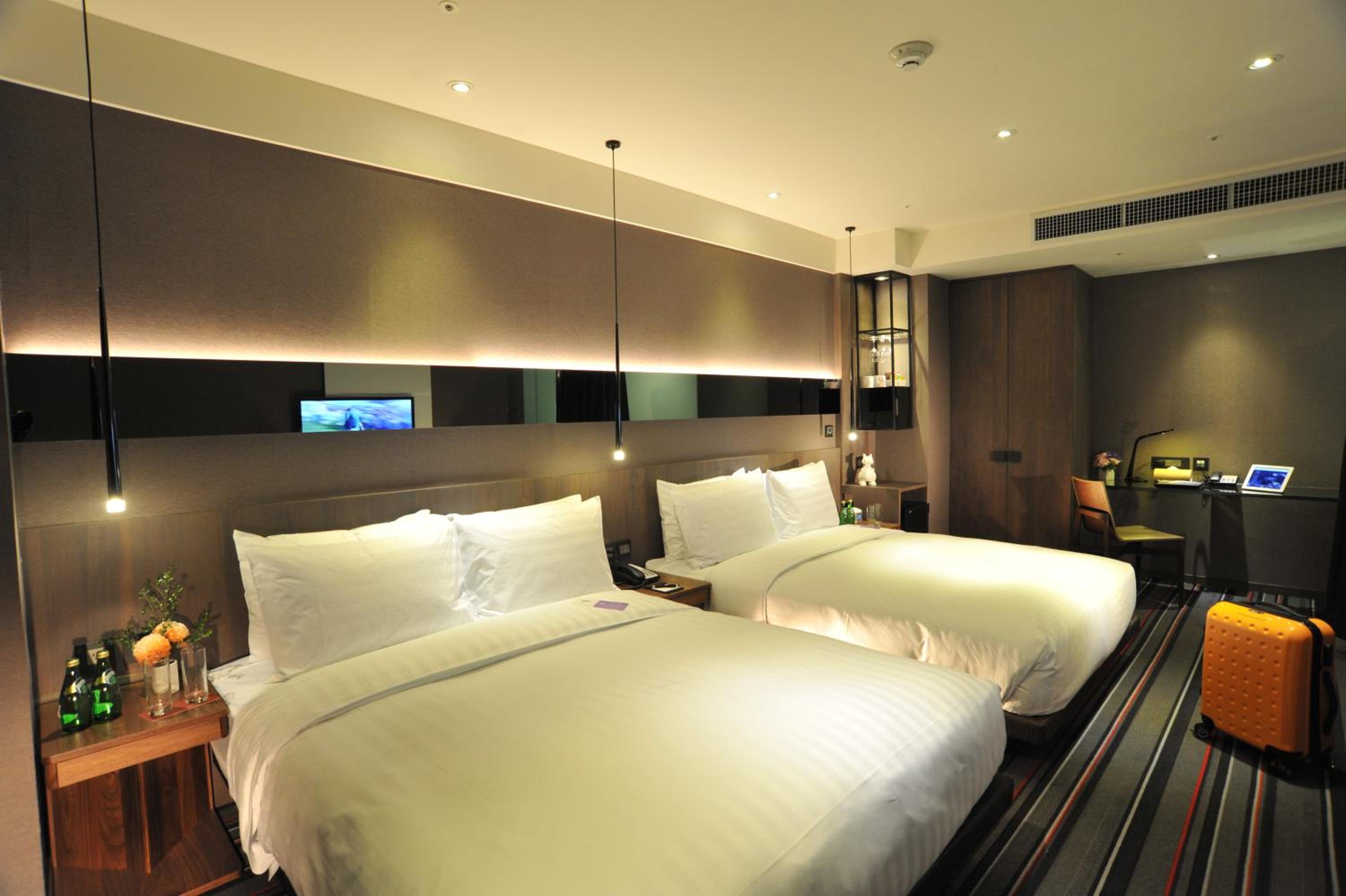 WESTGATE Hotel 77