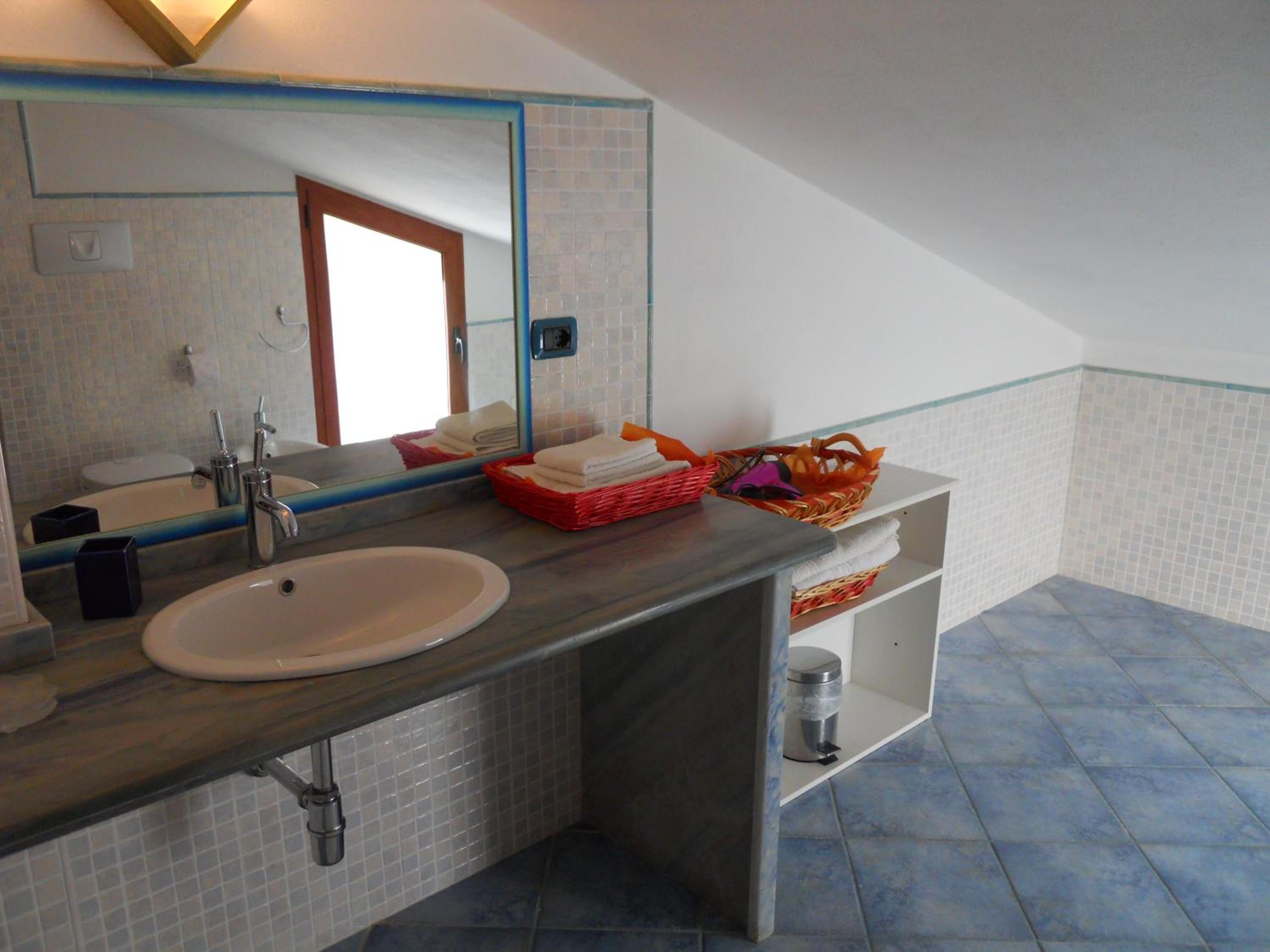 Artistika Golden Apartment