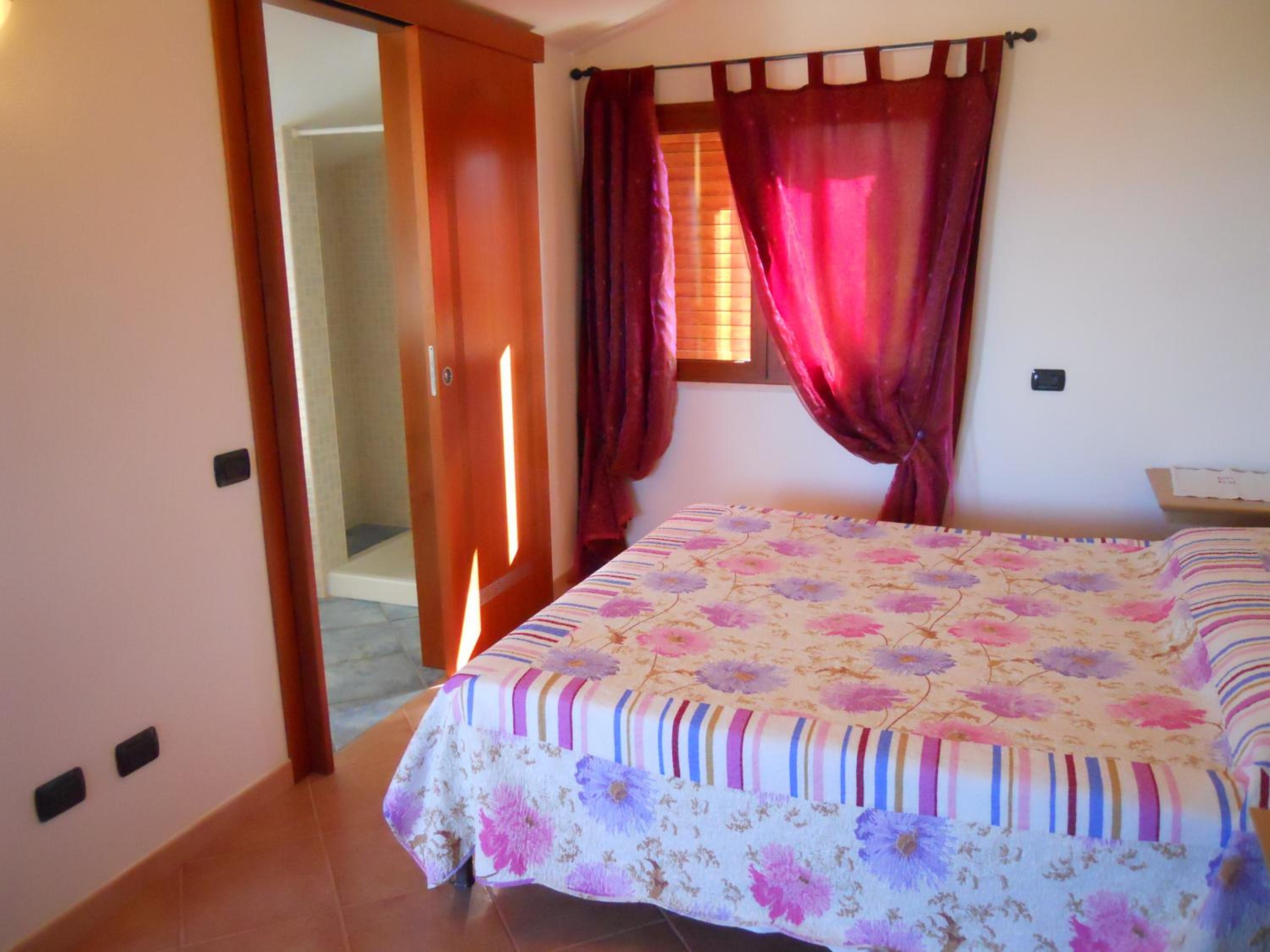 Artistika Golden Apartment