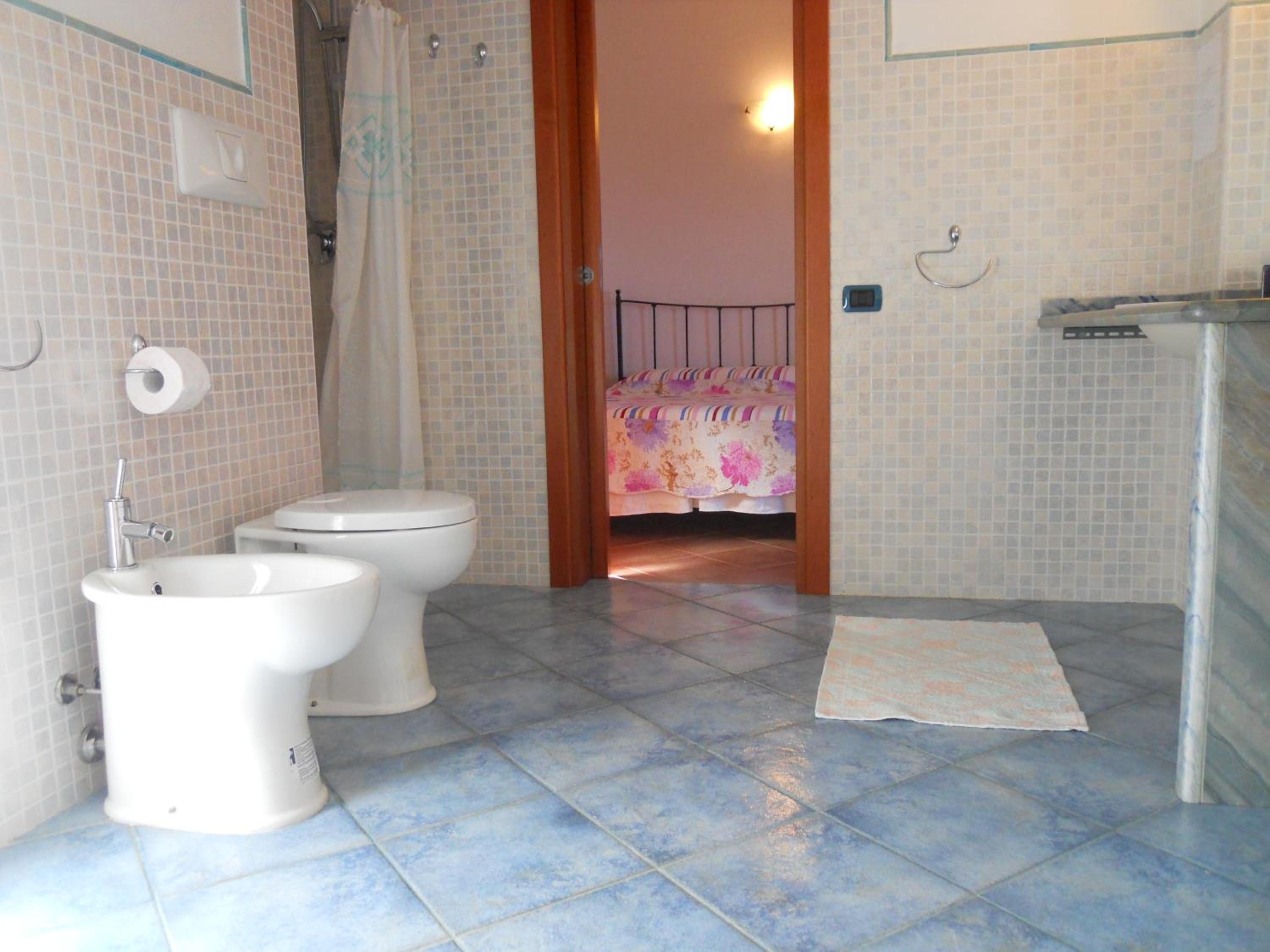 Artistika Golden Apartment