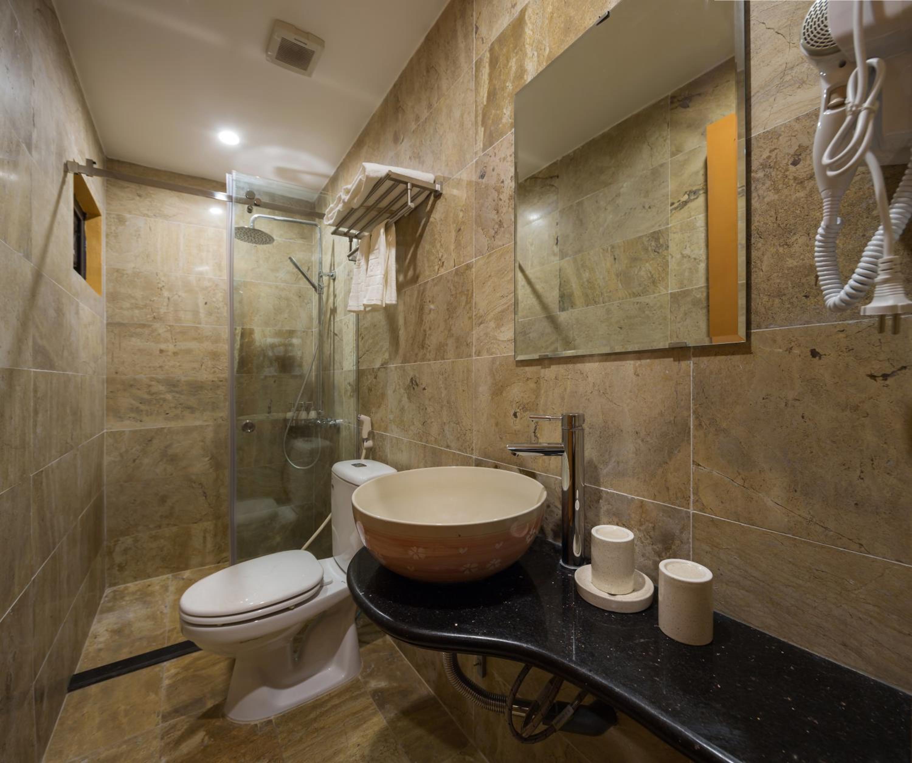Centraltique Downtown - Bespoke Colonial House Near Hoan Kiem Lake