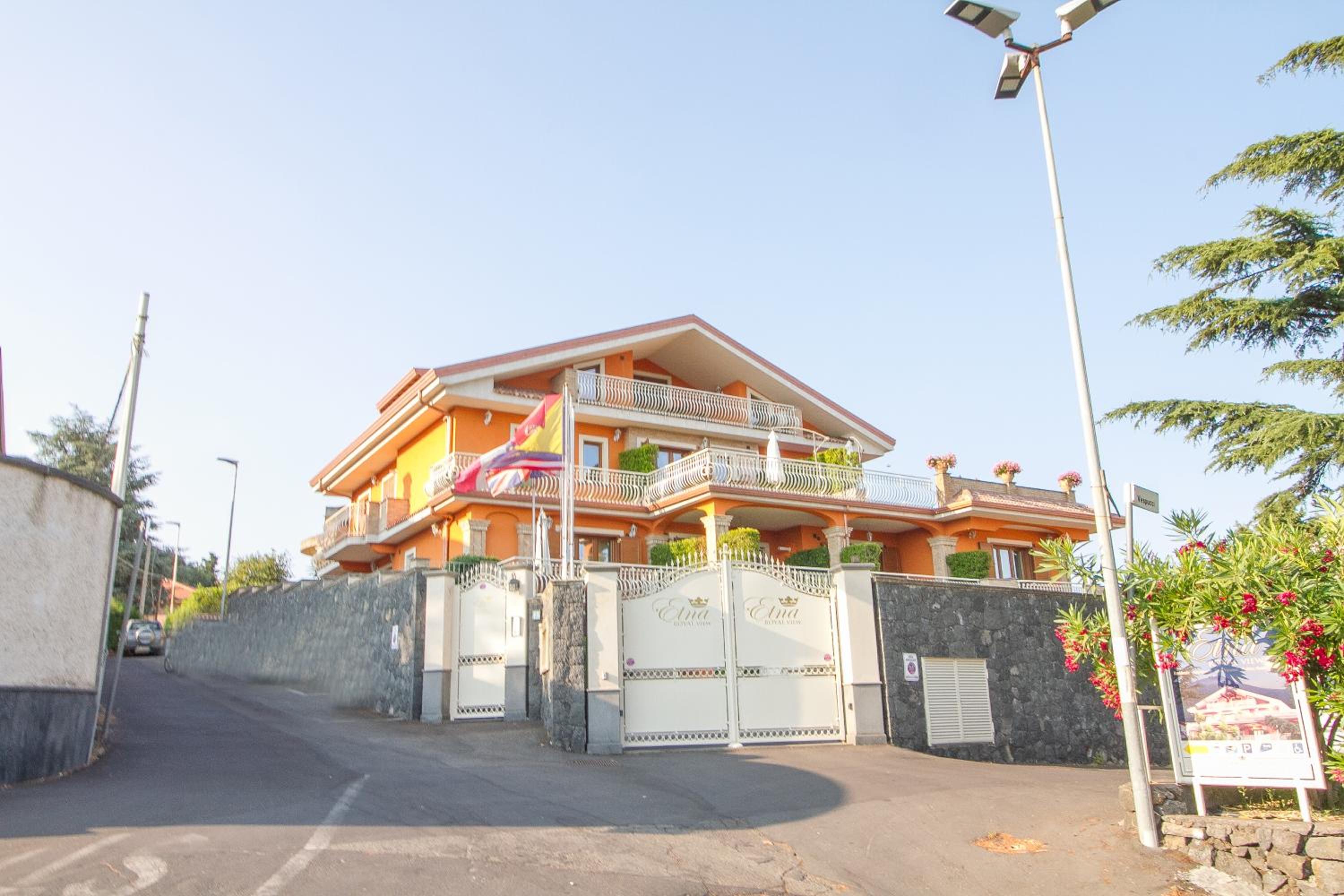 Etna Royal View — 11