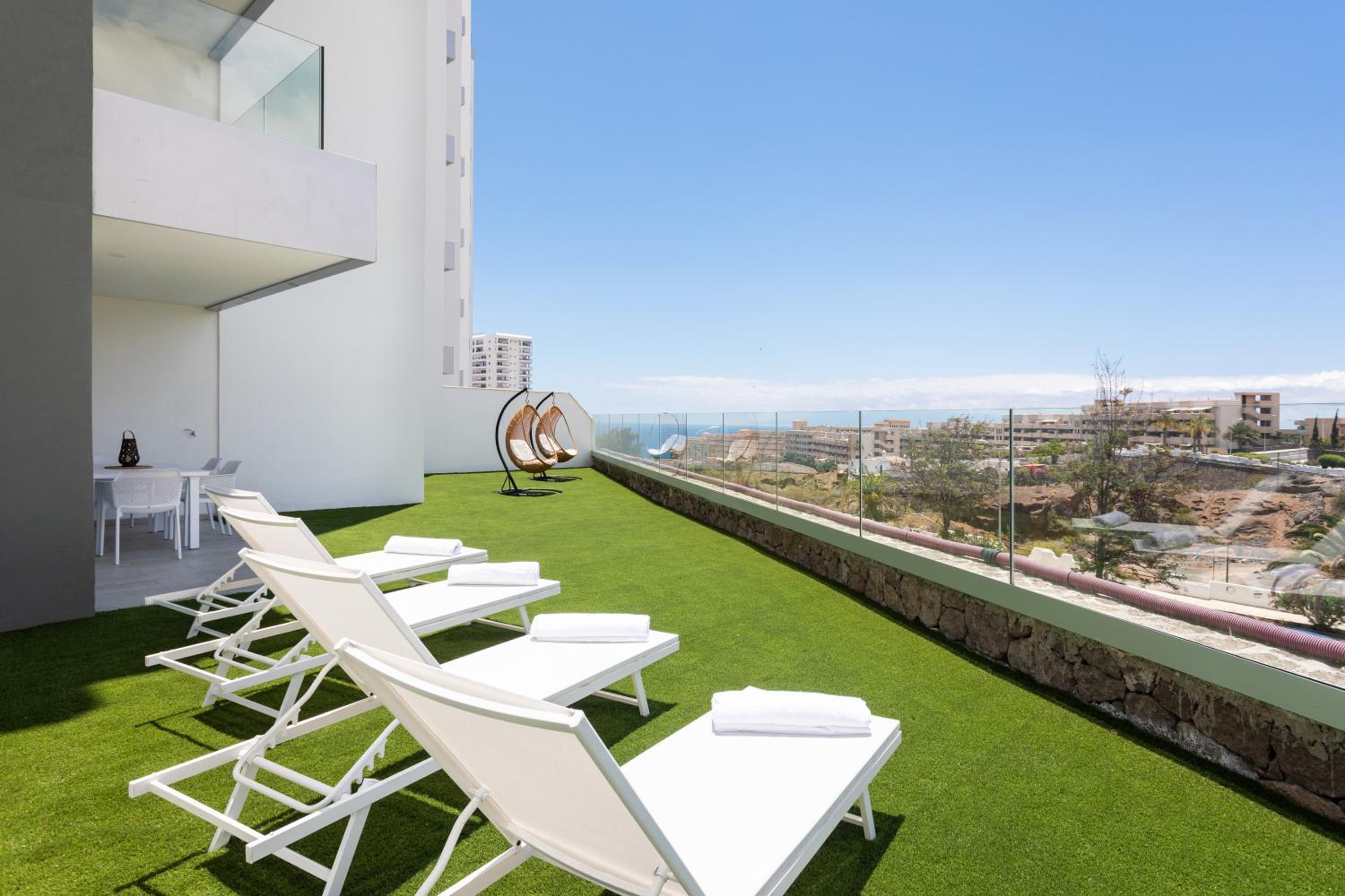 Hotel Oceanfront Rental - Image 1